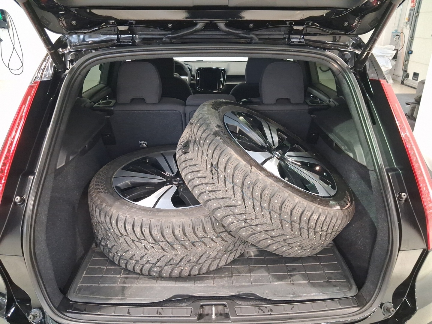 VOLVO XC40 2023
