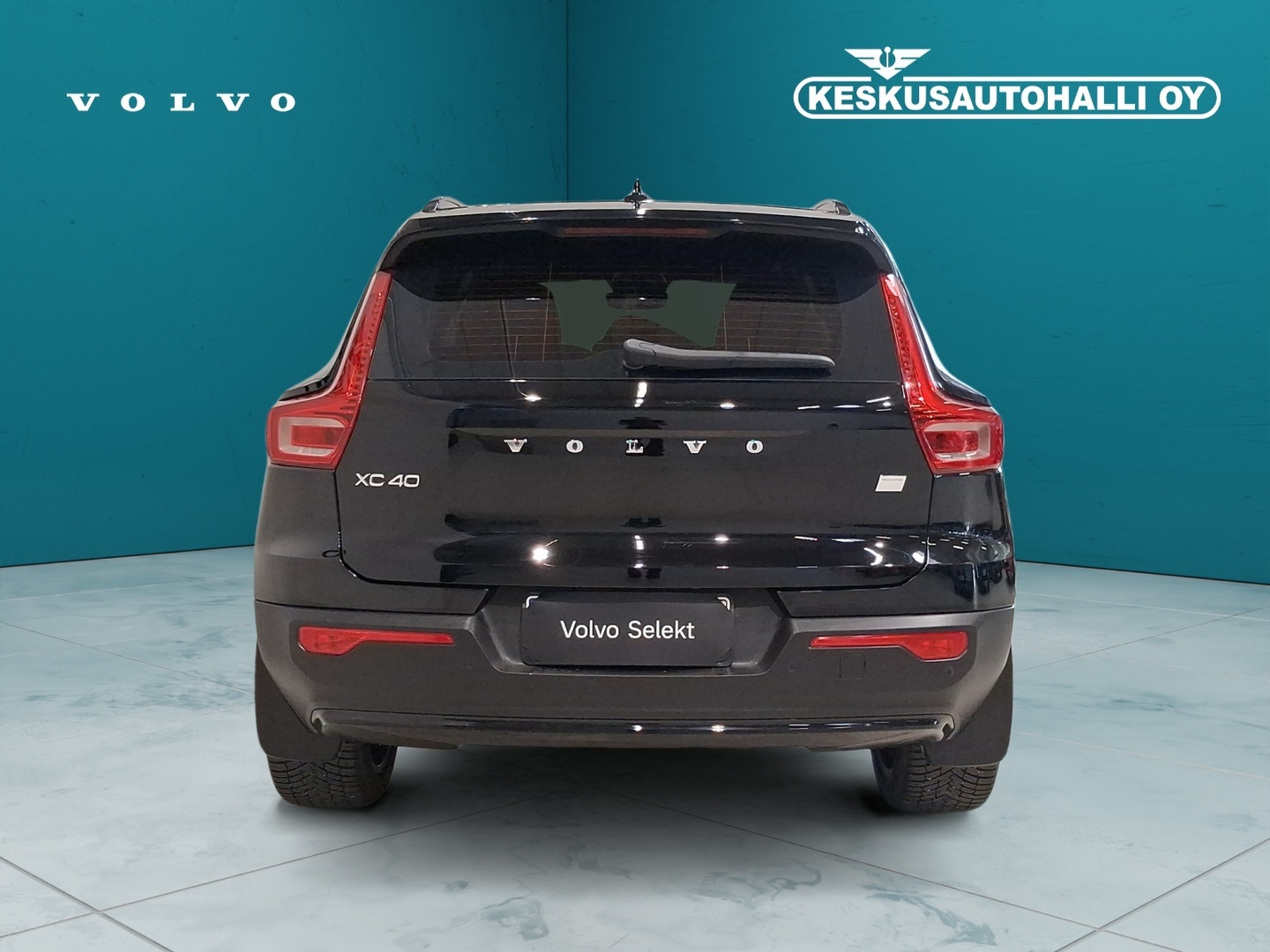 VOLVO XC40 2023