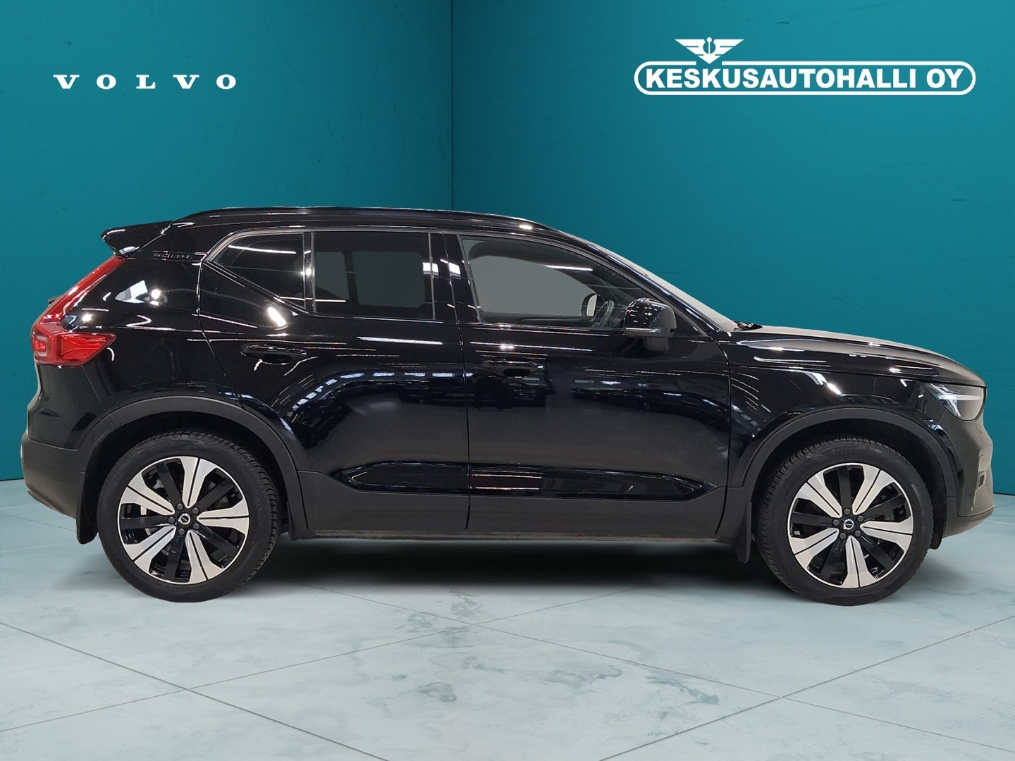 VOLVO XC40 2023