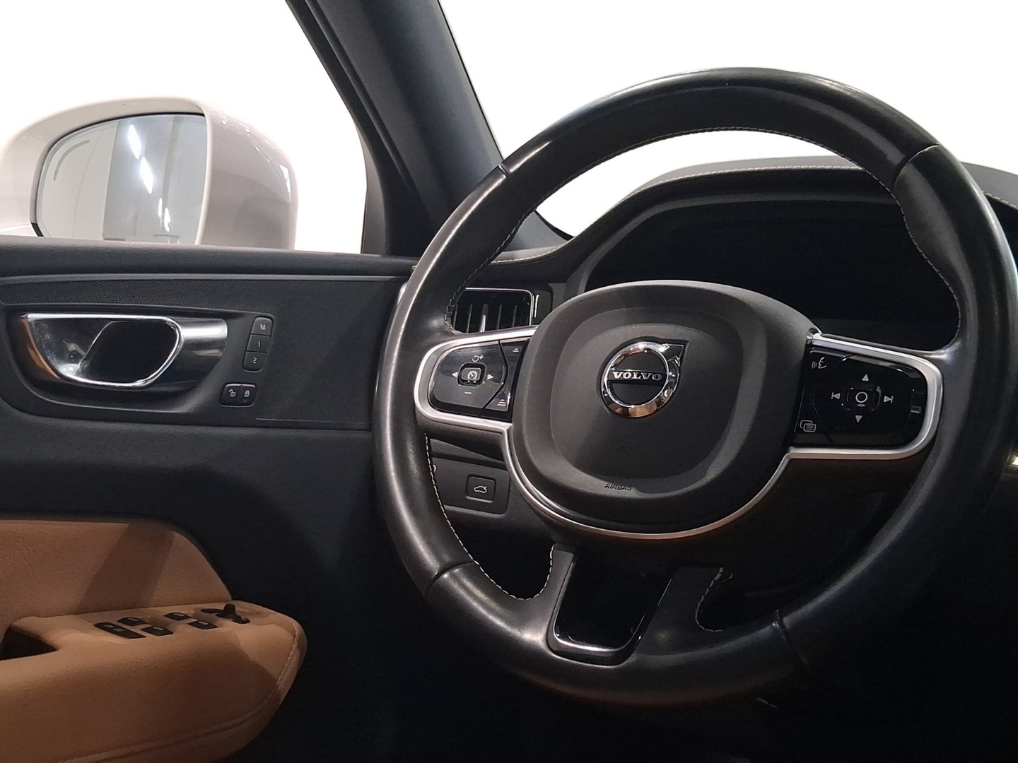 VOLVO XC60 2020