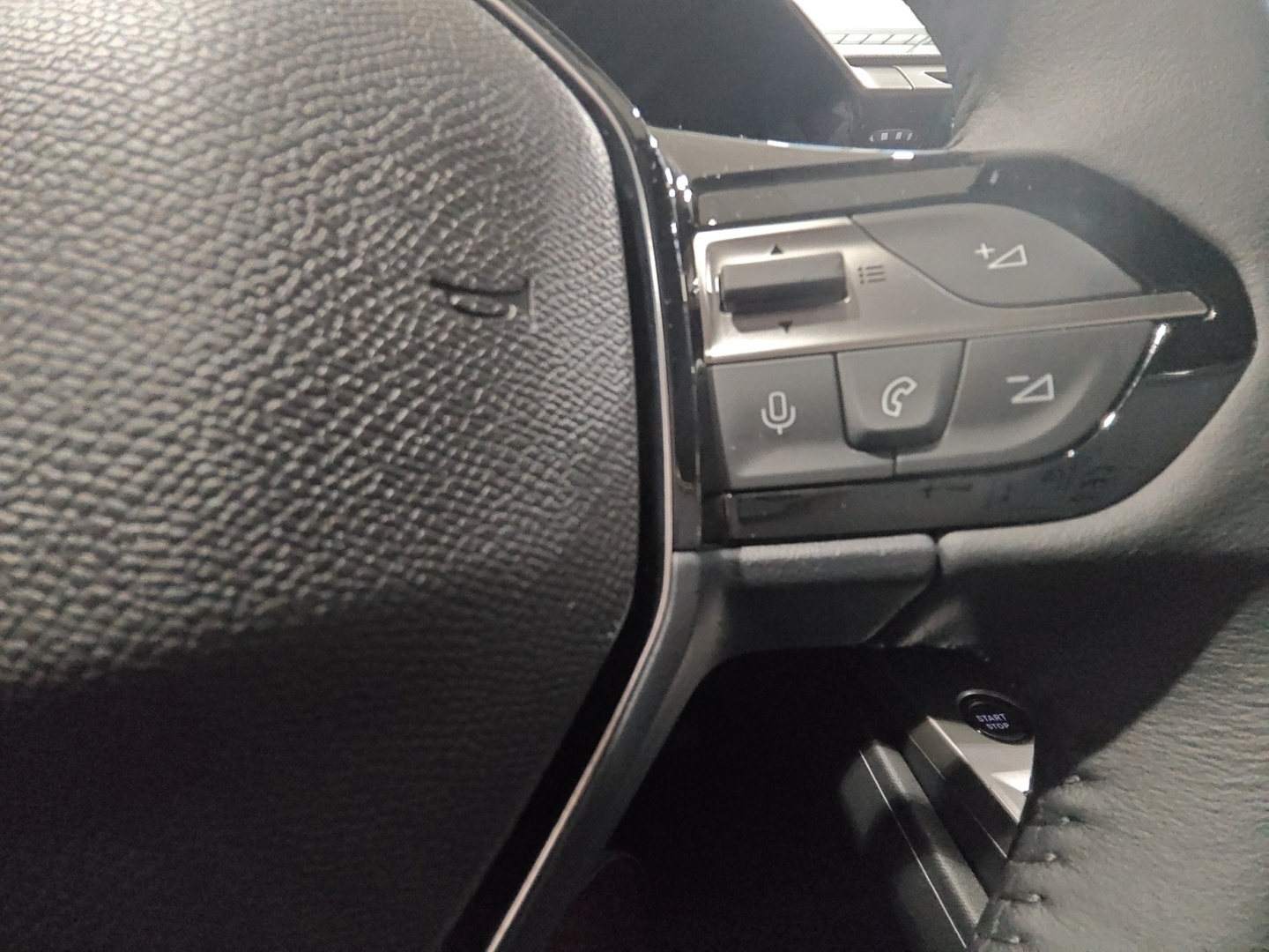 PEUGEOT 408 2026