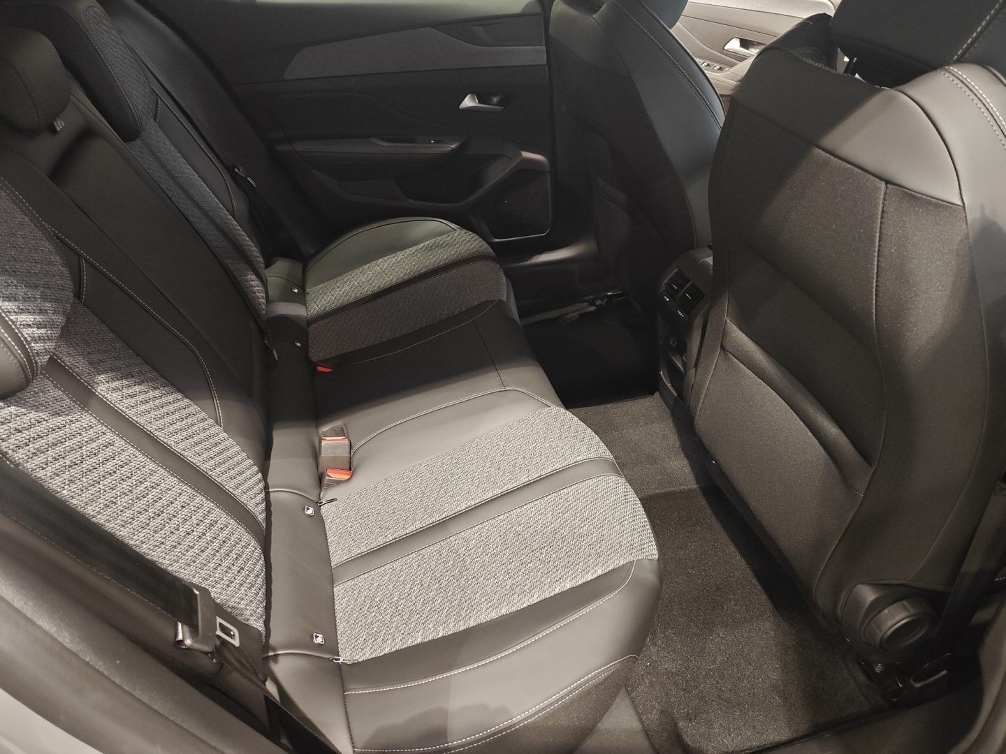 PEUGEOT 408 2026