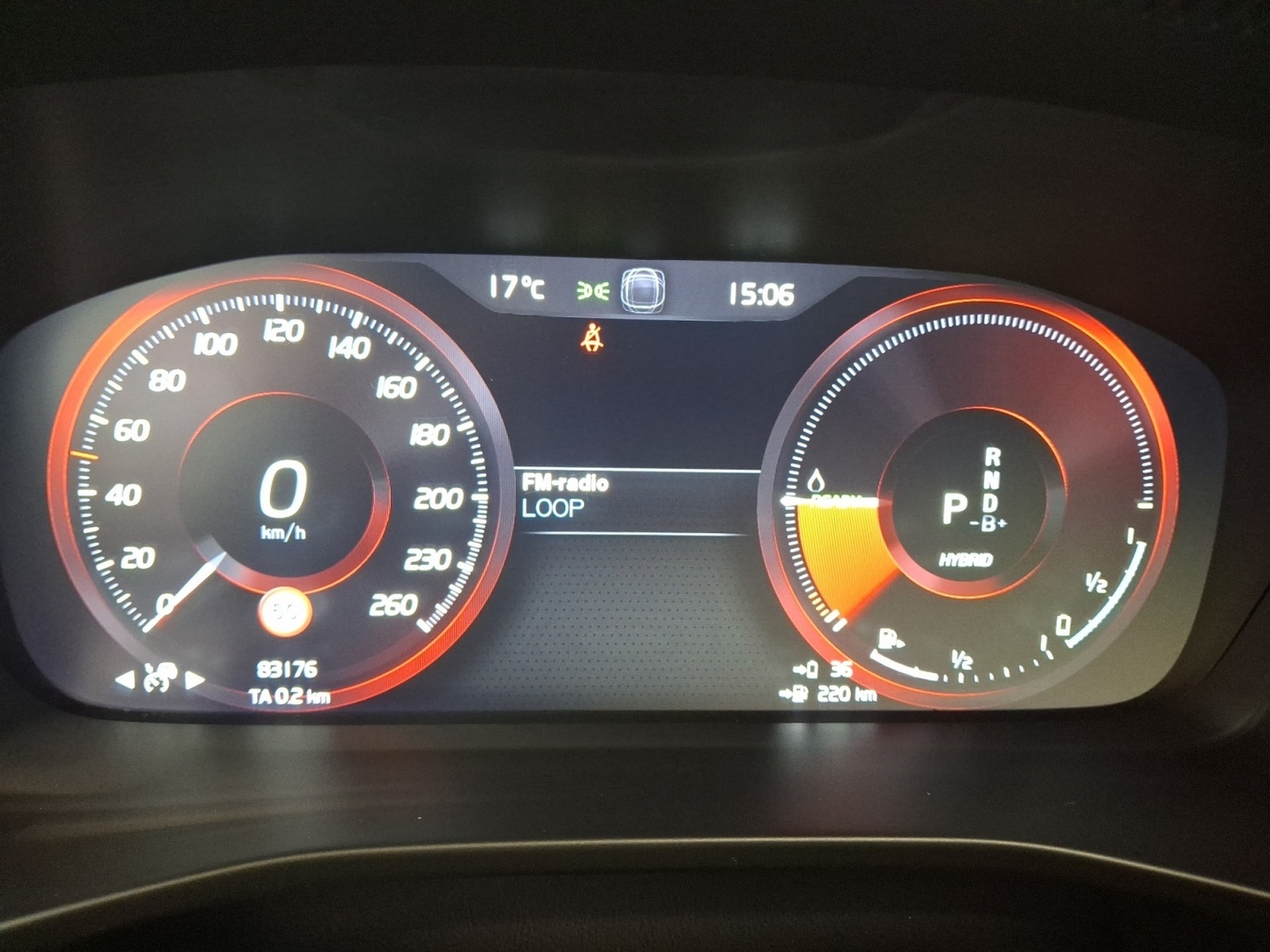 VOLVO XC40 13