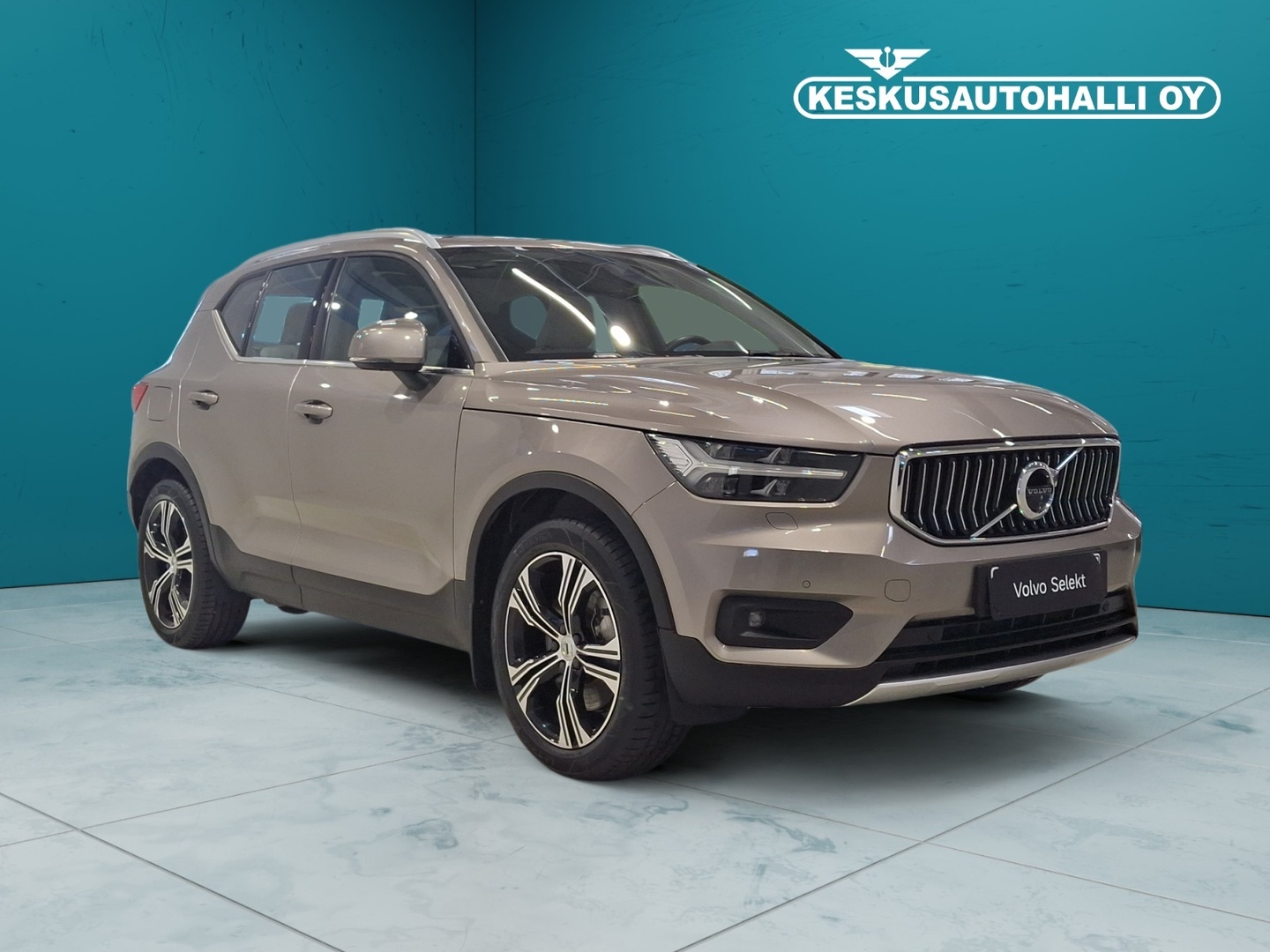 VOLVO XC40 2