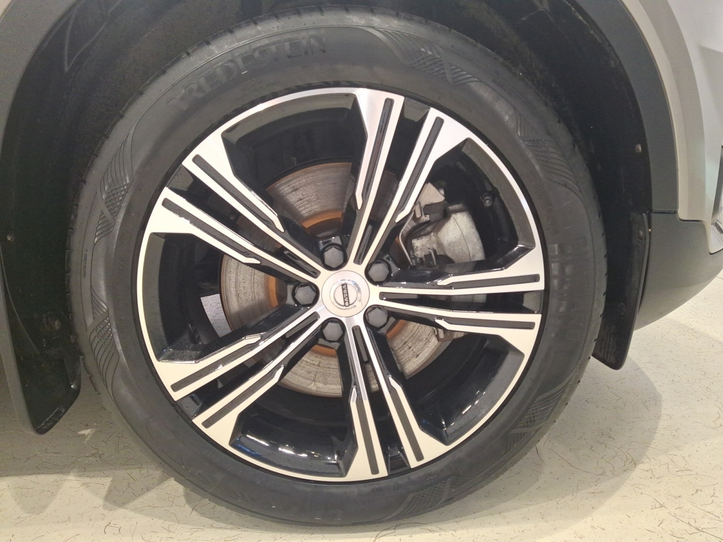 VOLVO XC40 26
