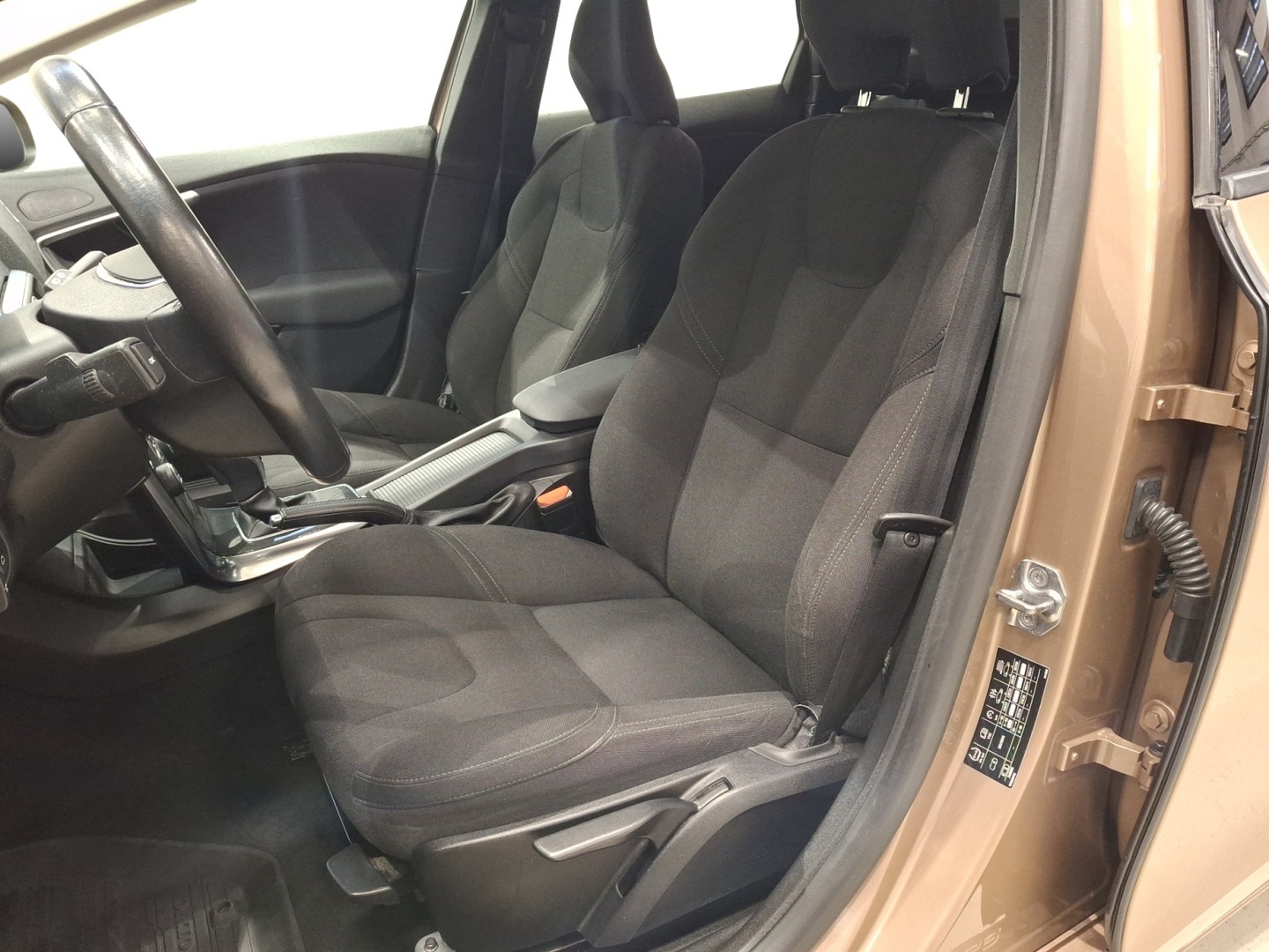 VOLVO V40 2017
