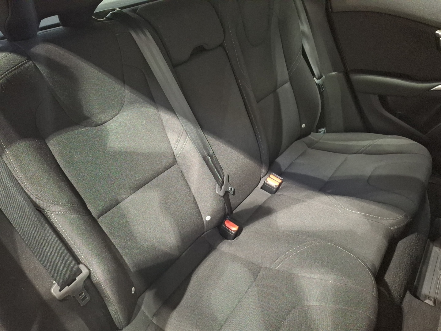 VOLVO V40 2017