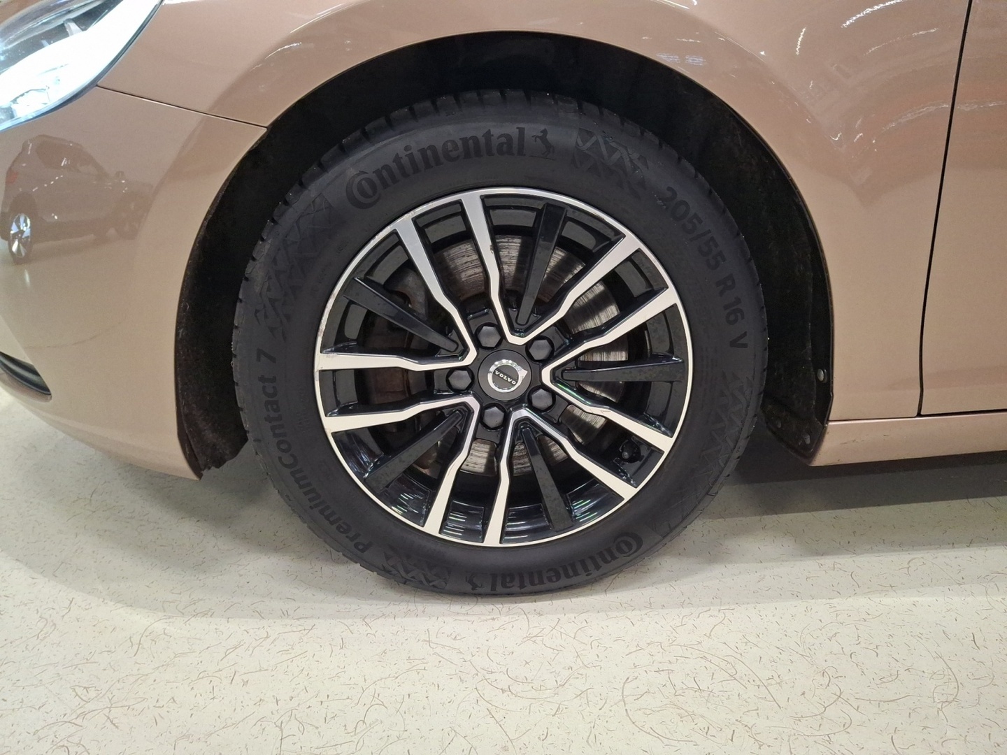 VOLVO V40 2017