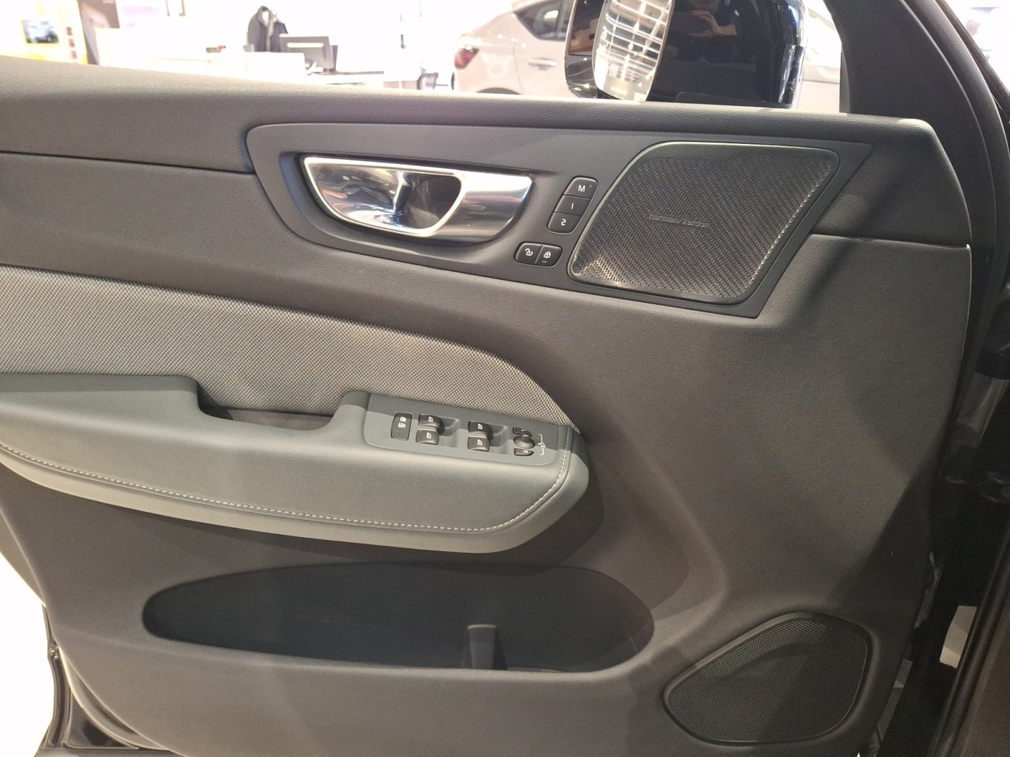 VOLVO XC60 2022