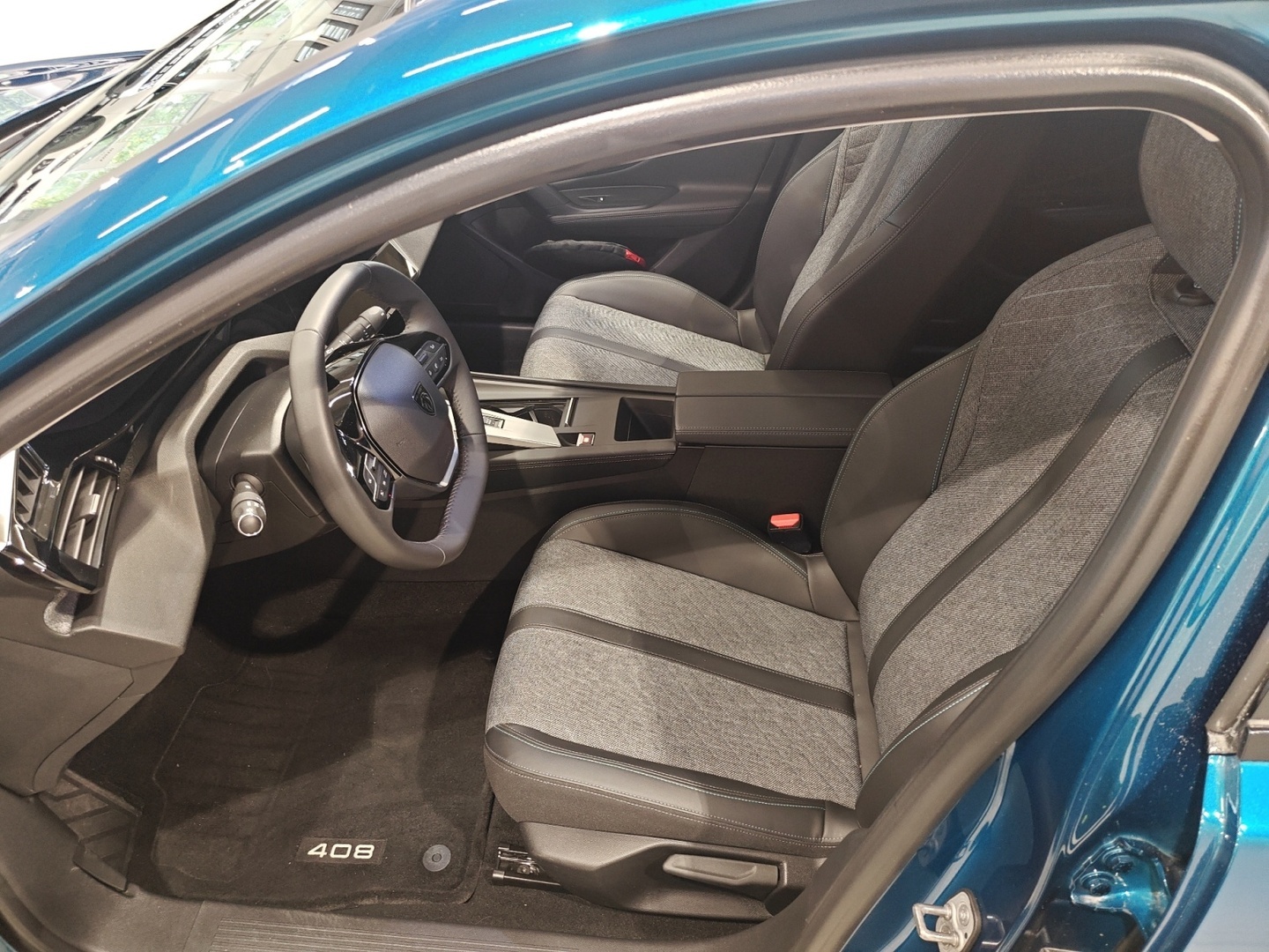 PEUGEOT 408 12