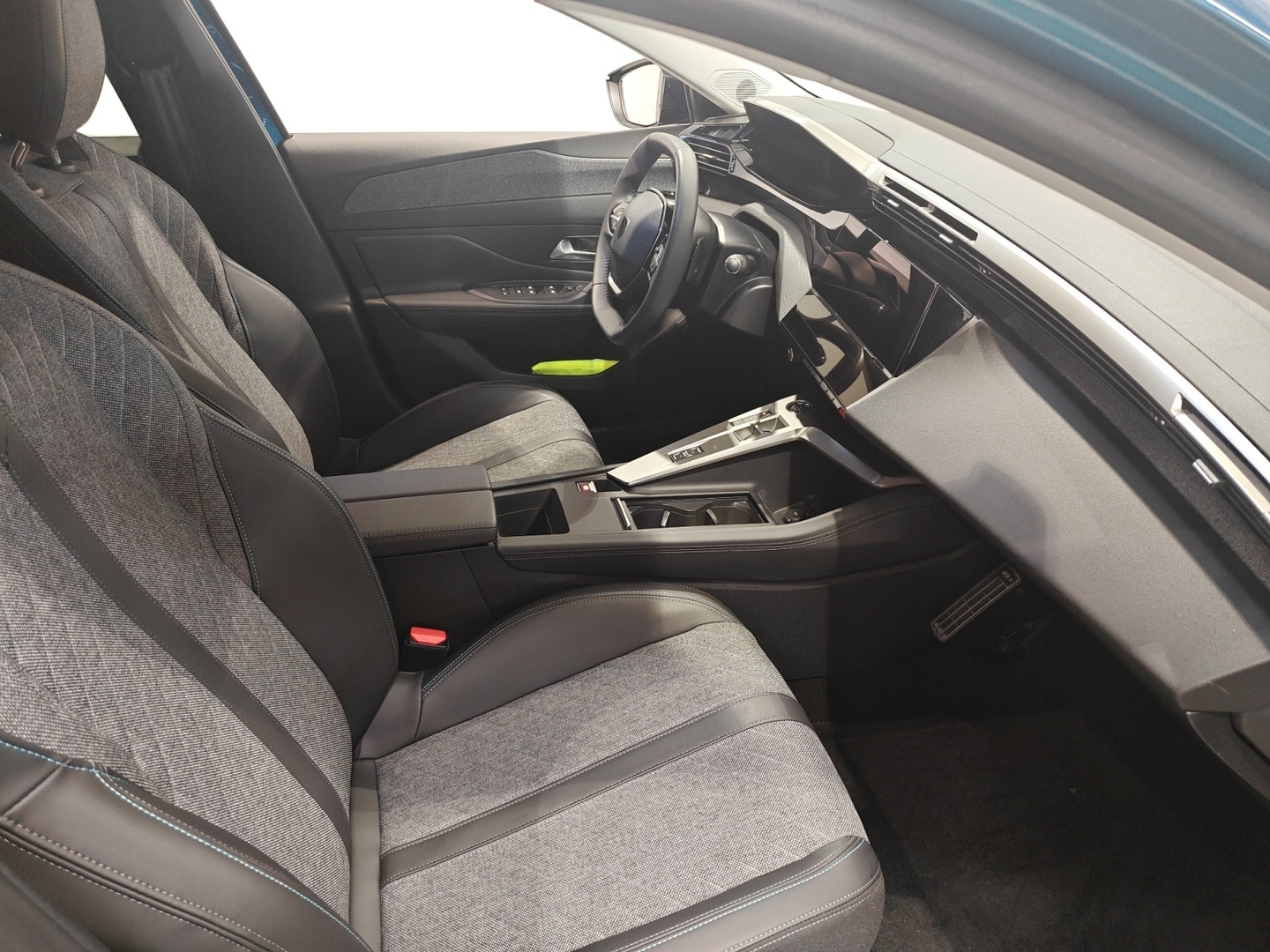PEUGEOT 408 14