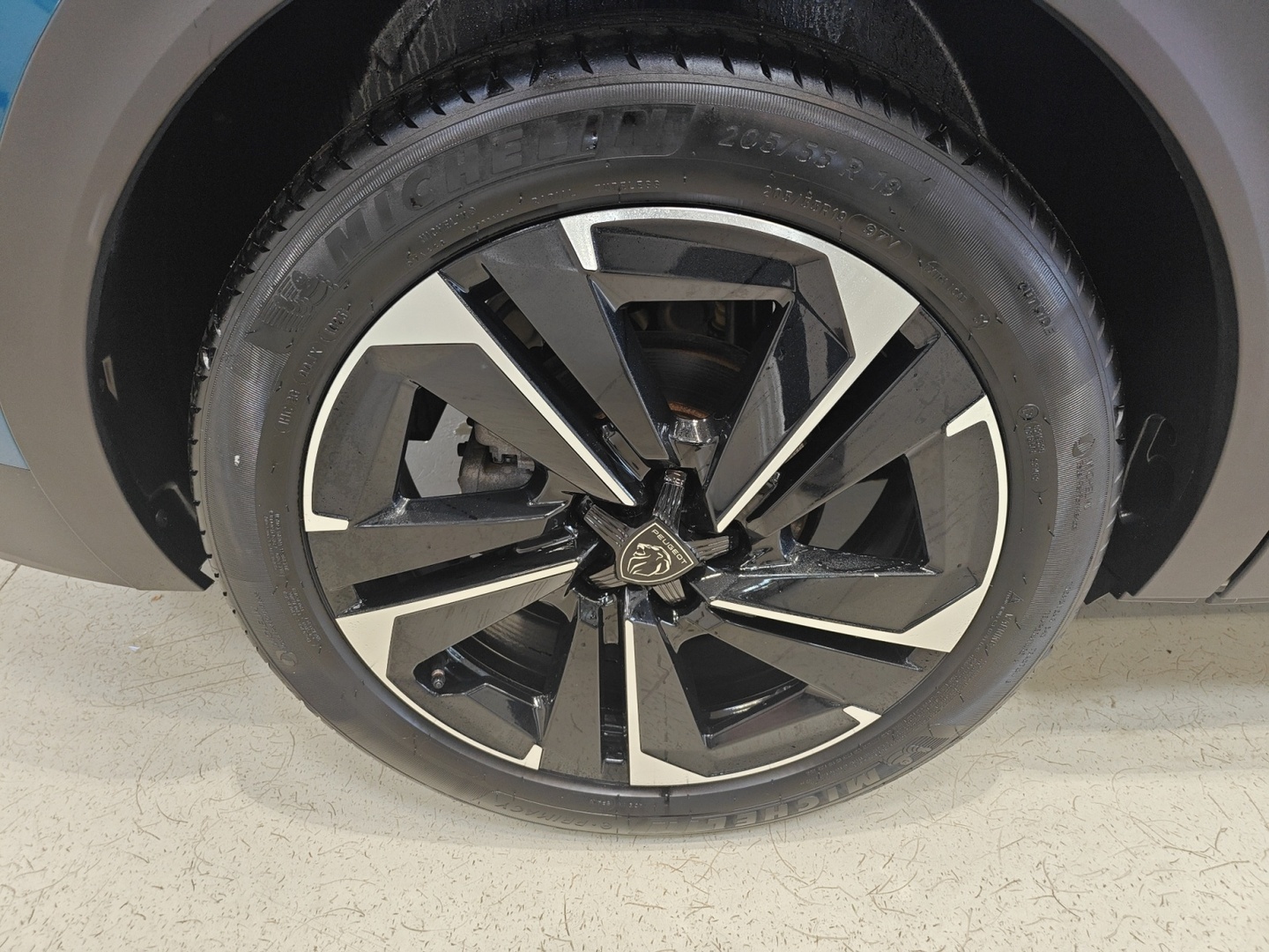 PEUGEOT 408 32