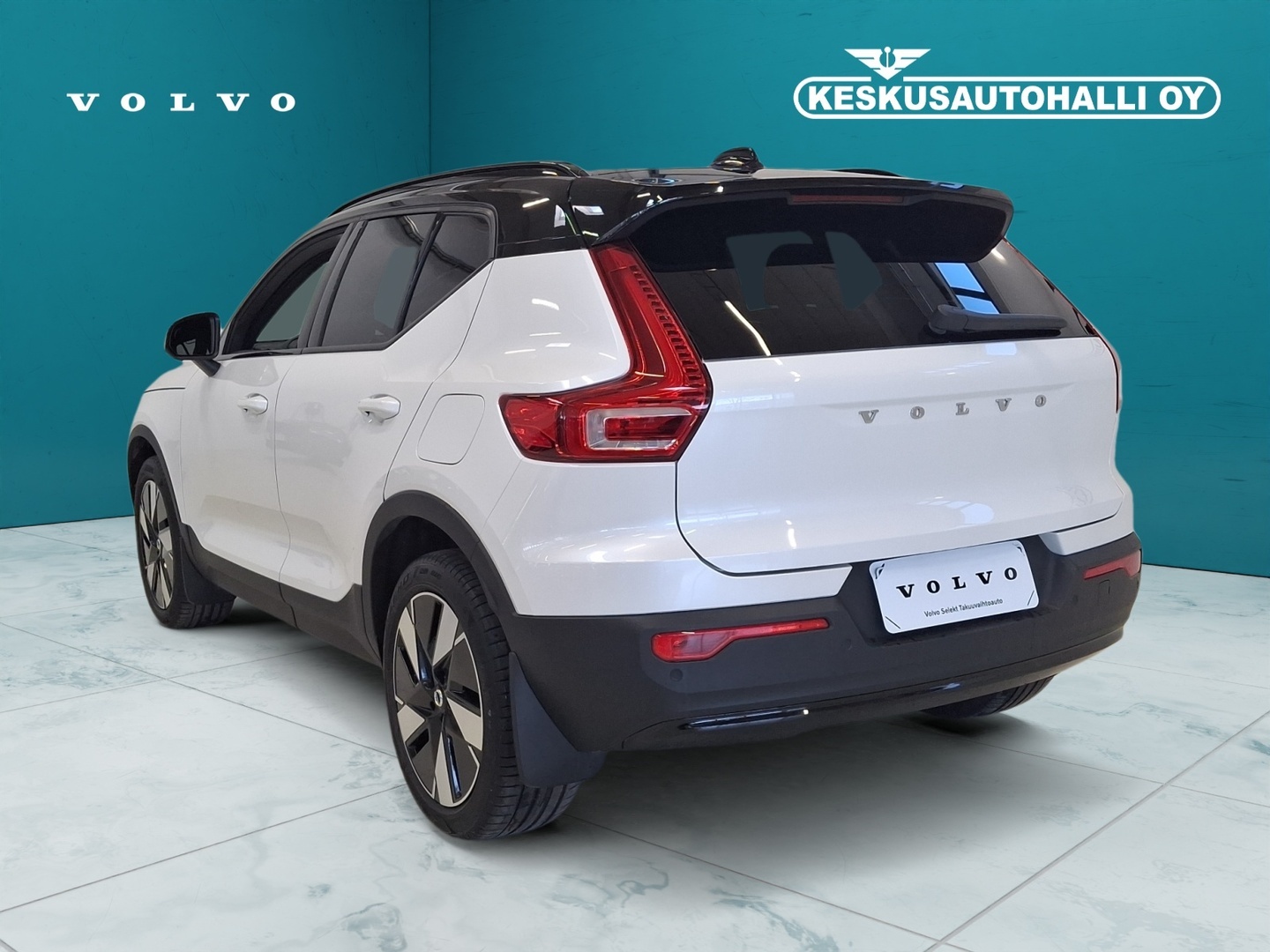 VOLVO EX40 2025