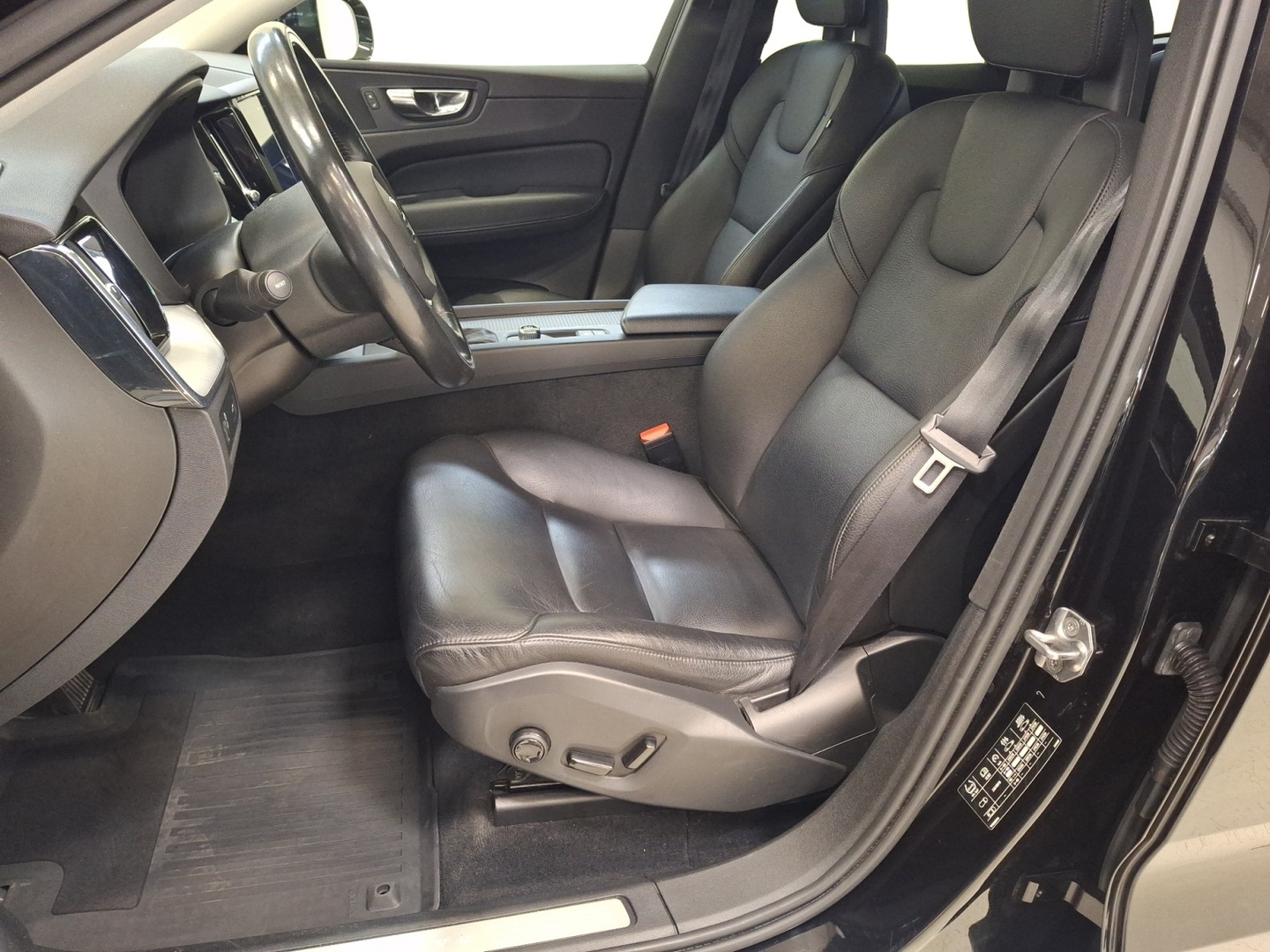 VOLVO XC60 2018