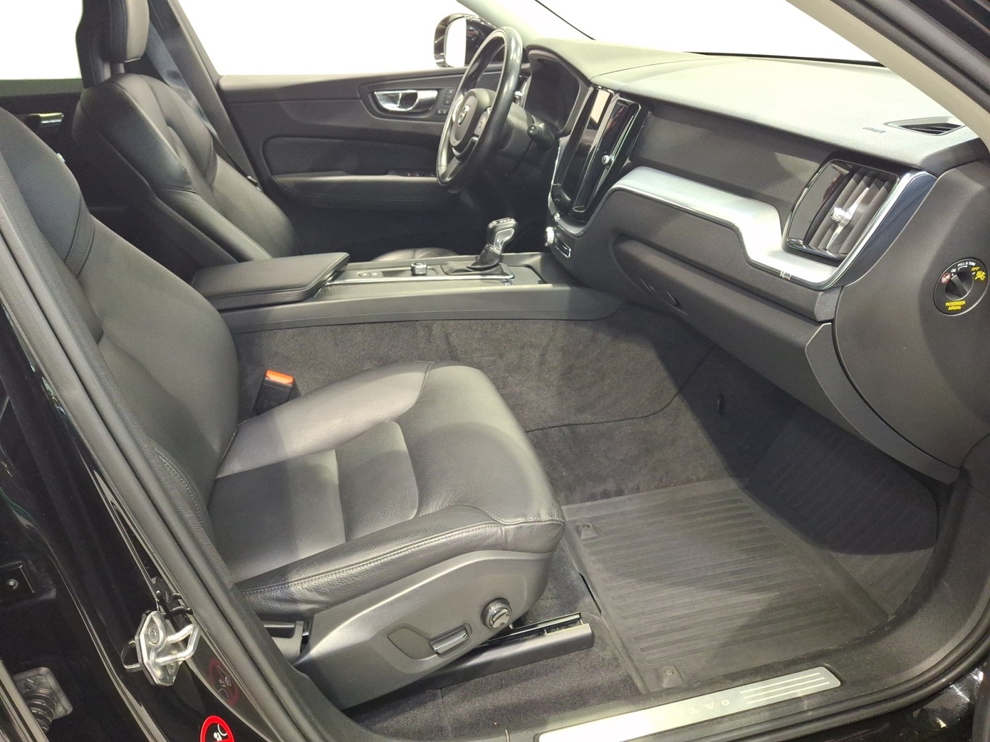 VOLVO XC60 2018