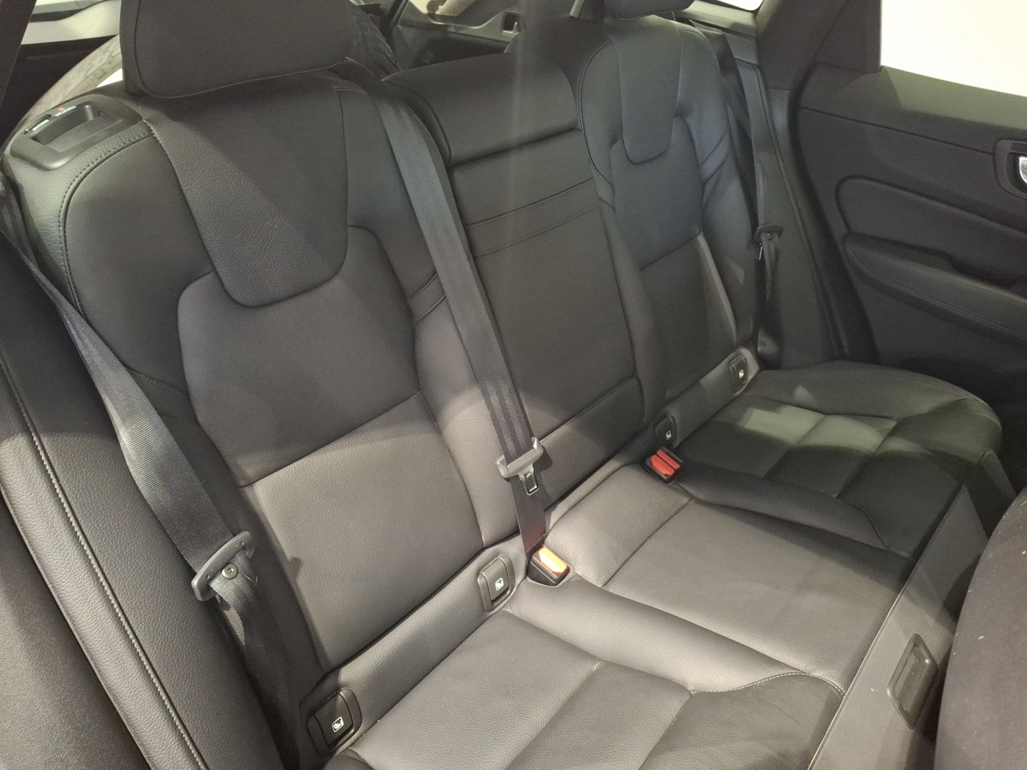 VOLVO XC60 2018