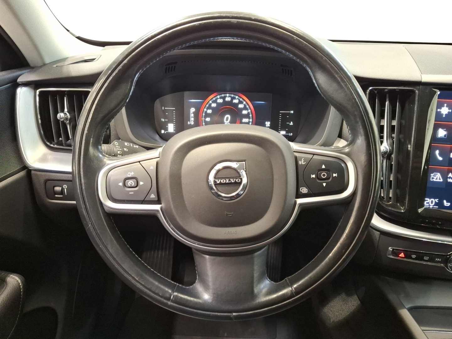 VOLVO XC60 2018