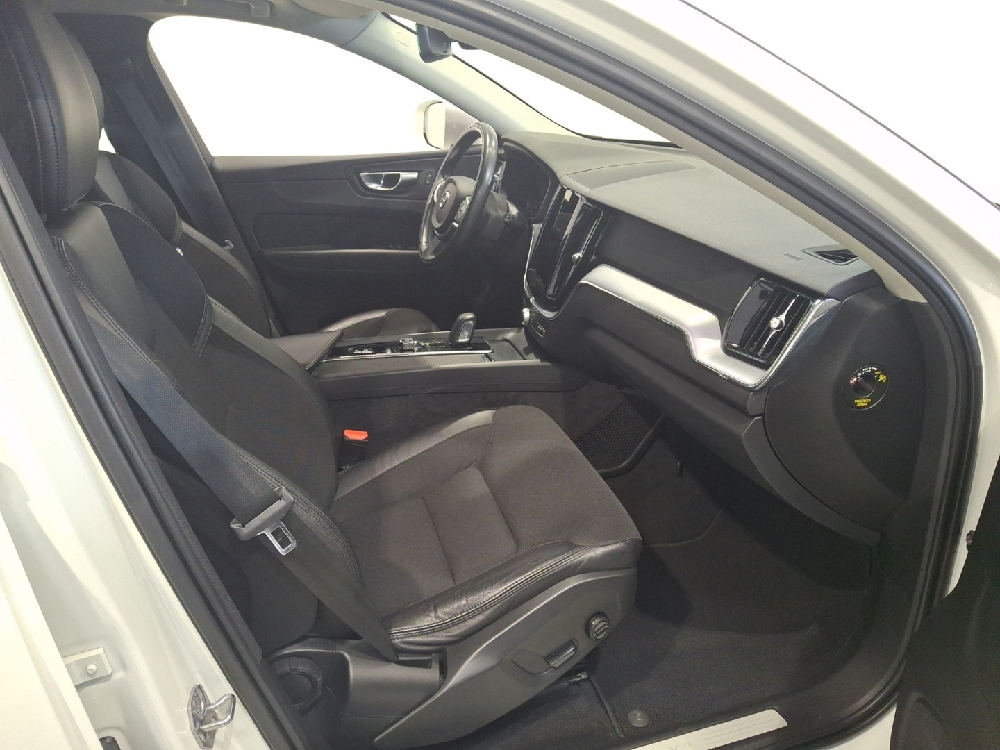 VOLVO XC60 2021
