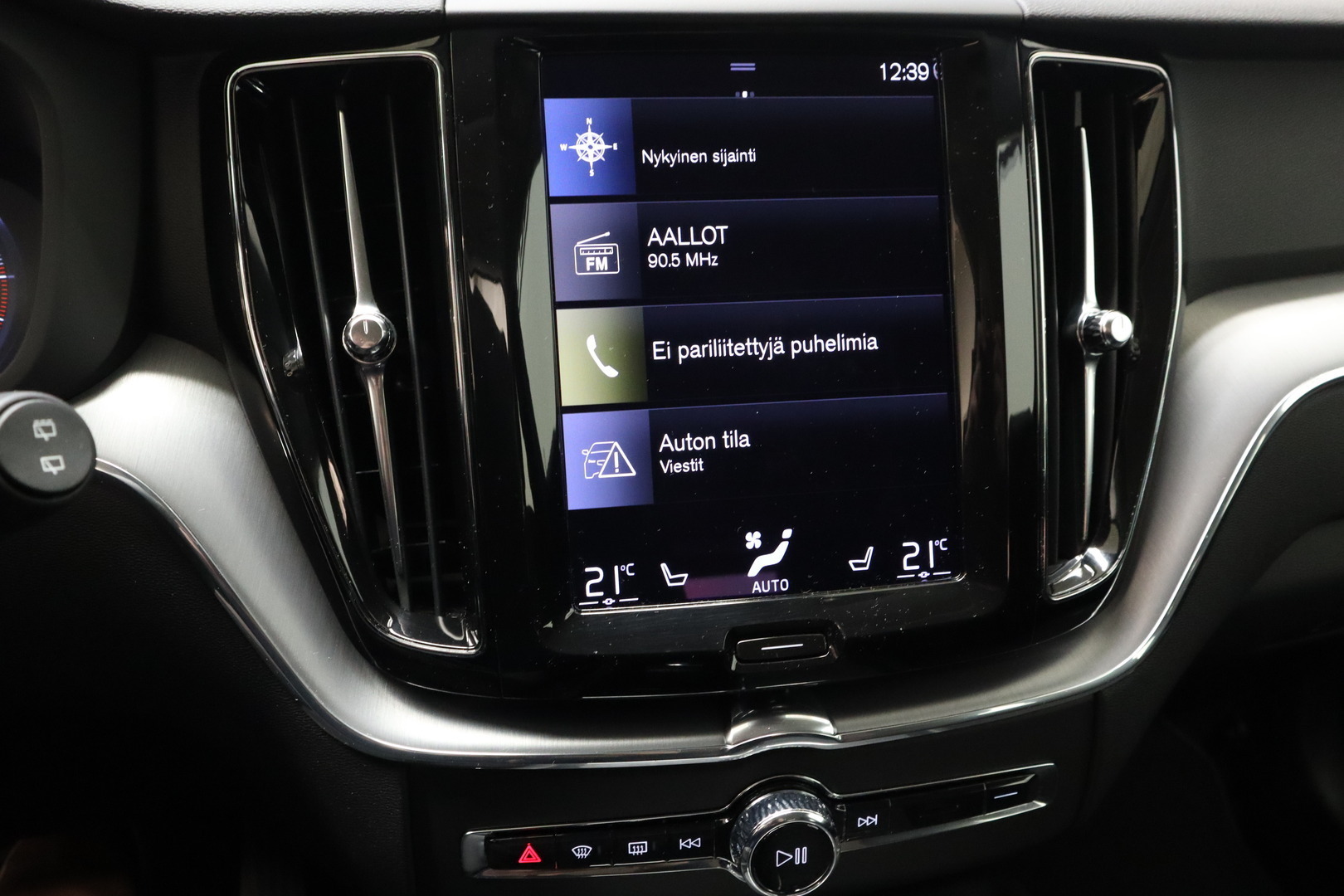 VOLVO XC60 2021