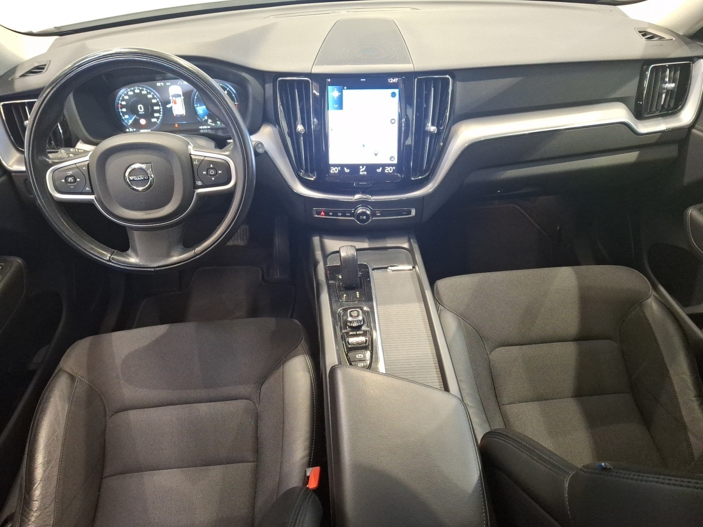 VOLVO XC60 2021