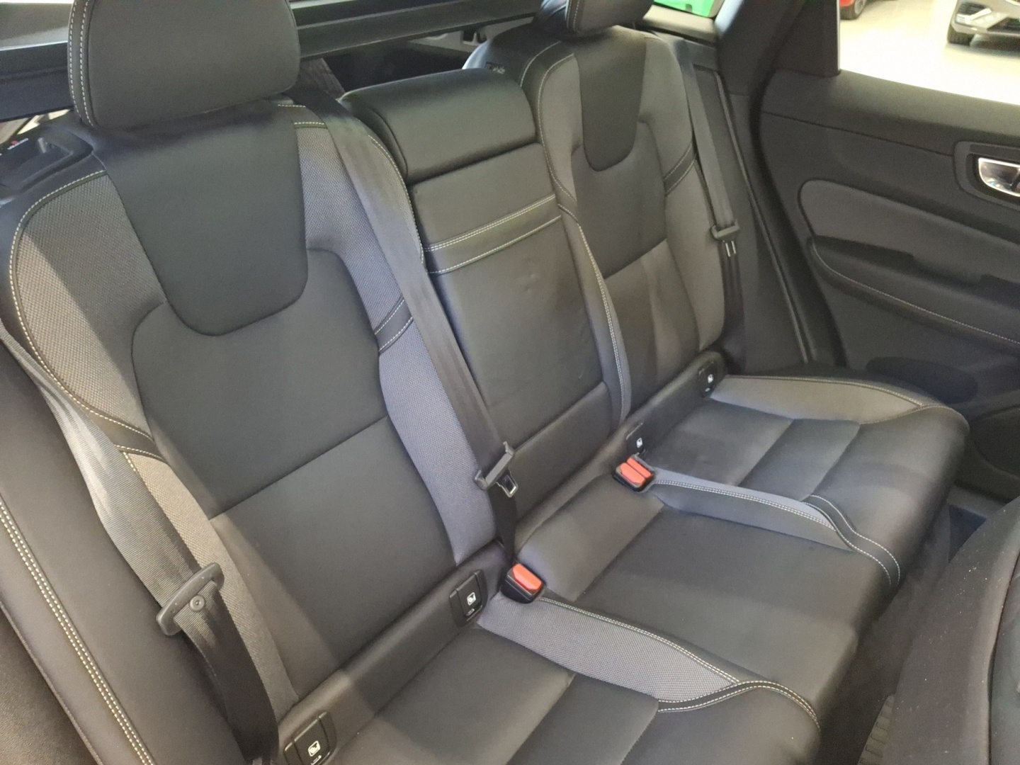 VOLVO XC60 2021