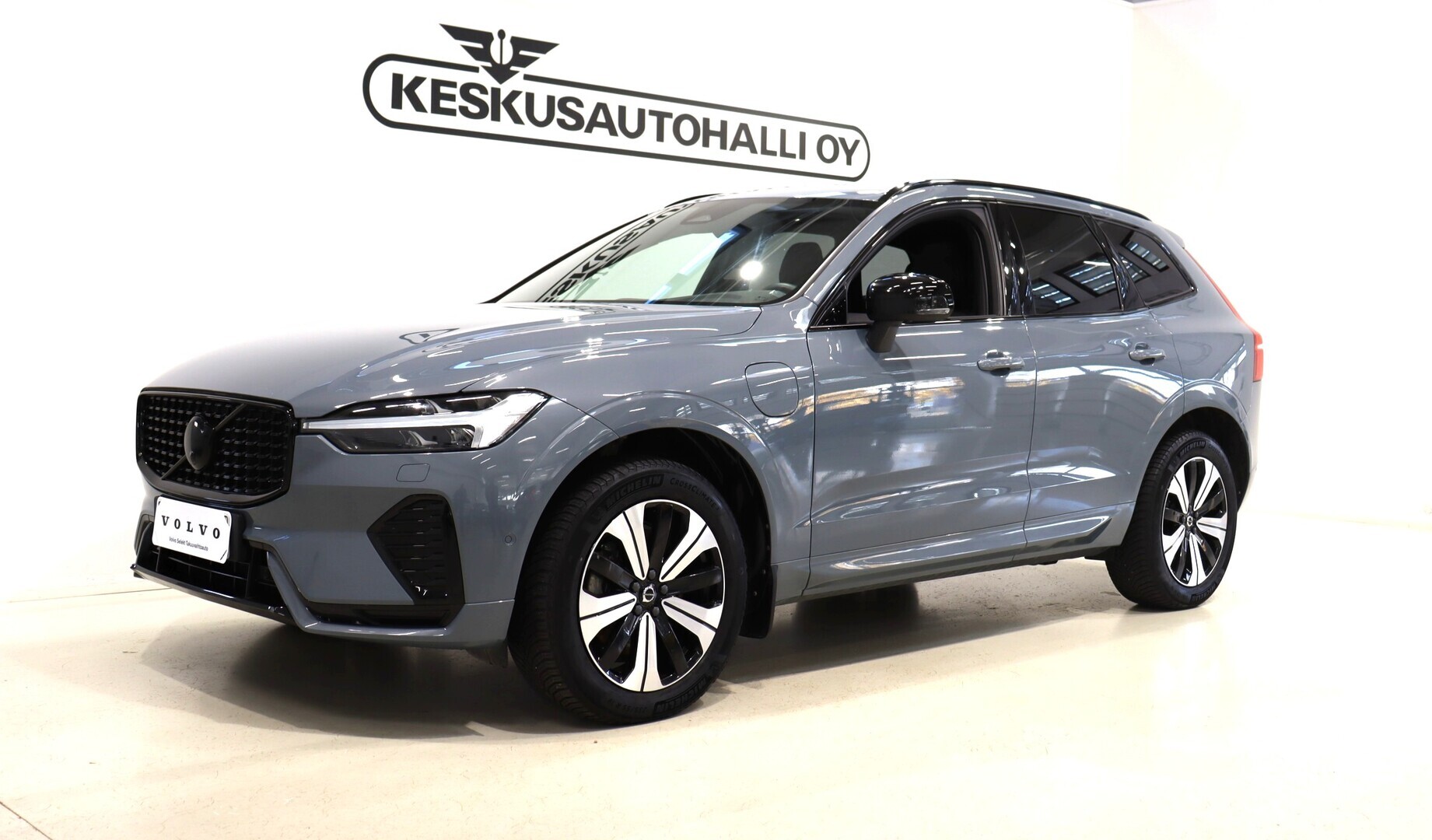 VOLVO XC60 2023