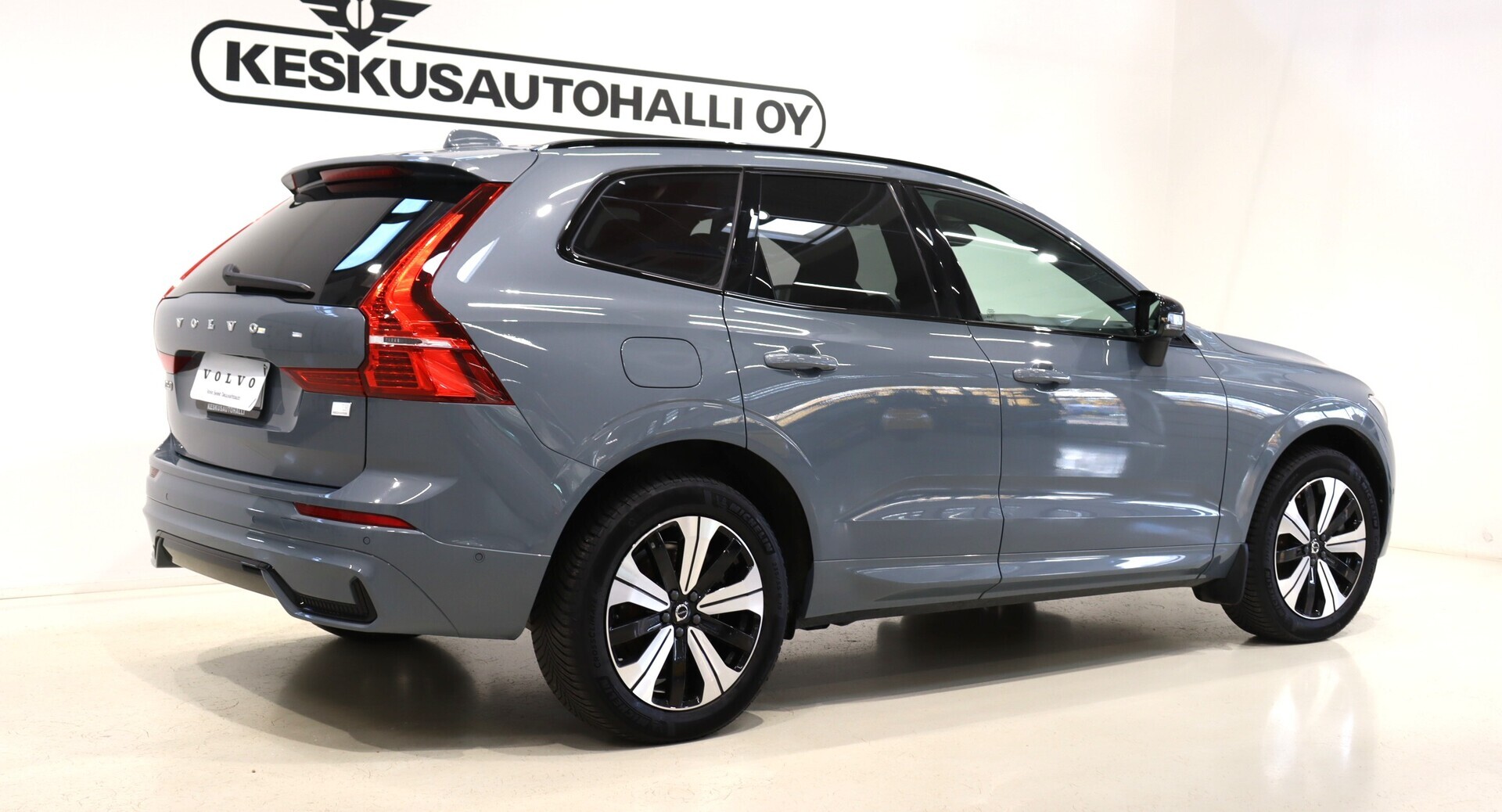 VOLVO XC60 2023