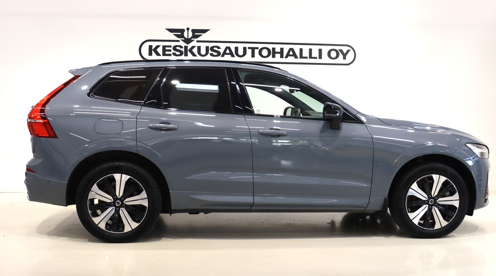 VOLVO XC60 2023