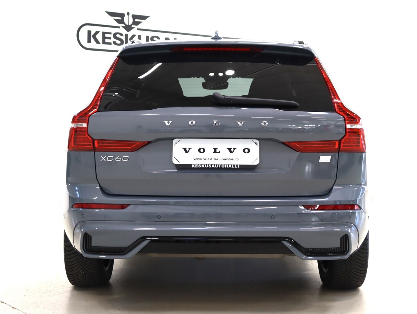 VOLVO XC60 2023