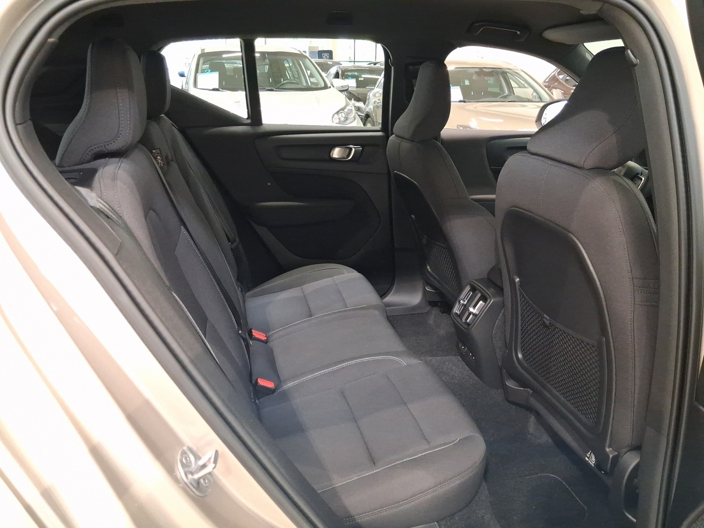 VOLVO XC40 2023