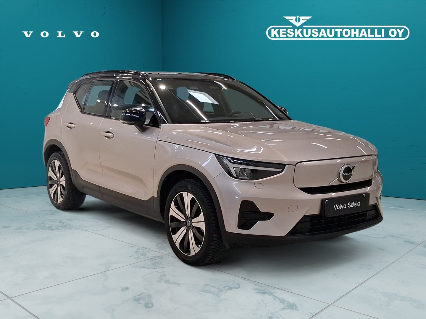 VOLVO XC40 2023