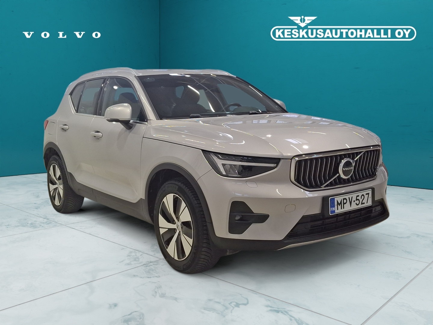 VOLVO XC40 2023