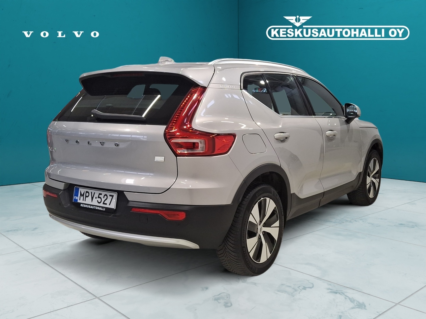 VOLVO XC40 2023