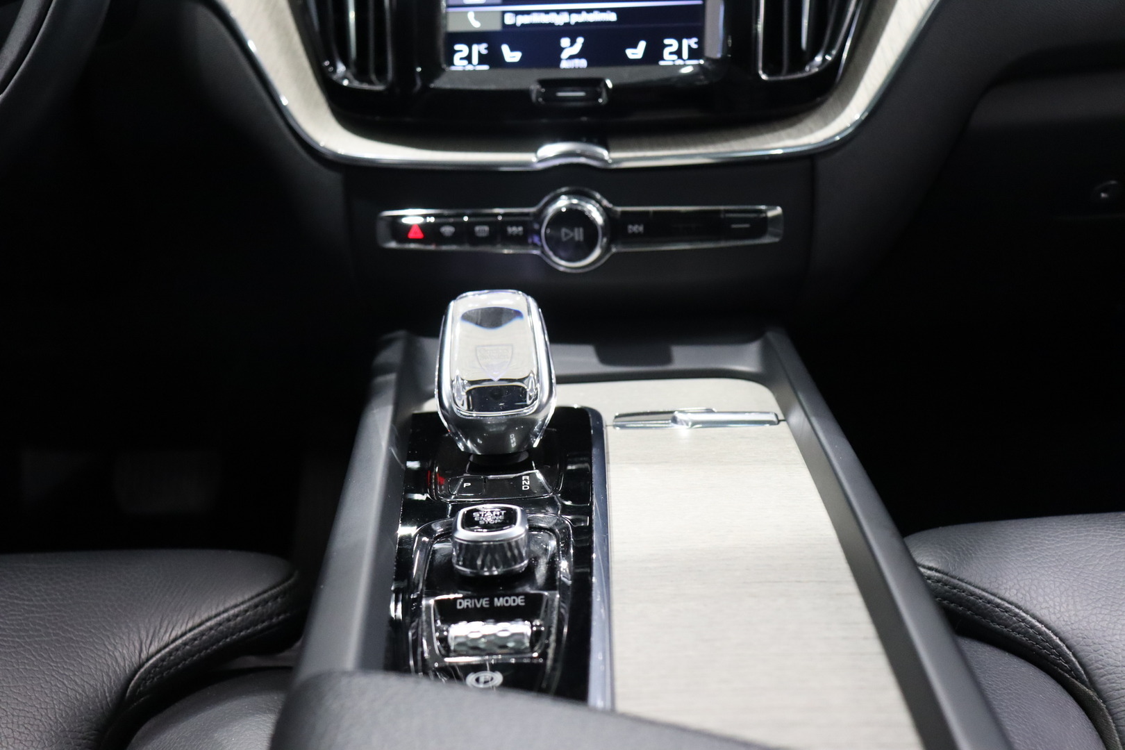 VOLVO XC60 2021