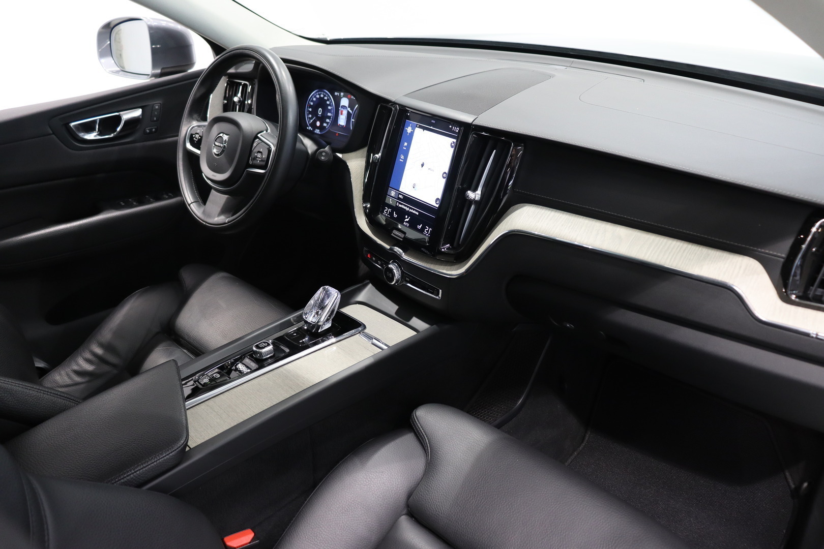 VOLVO XC60 2021