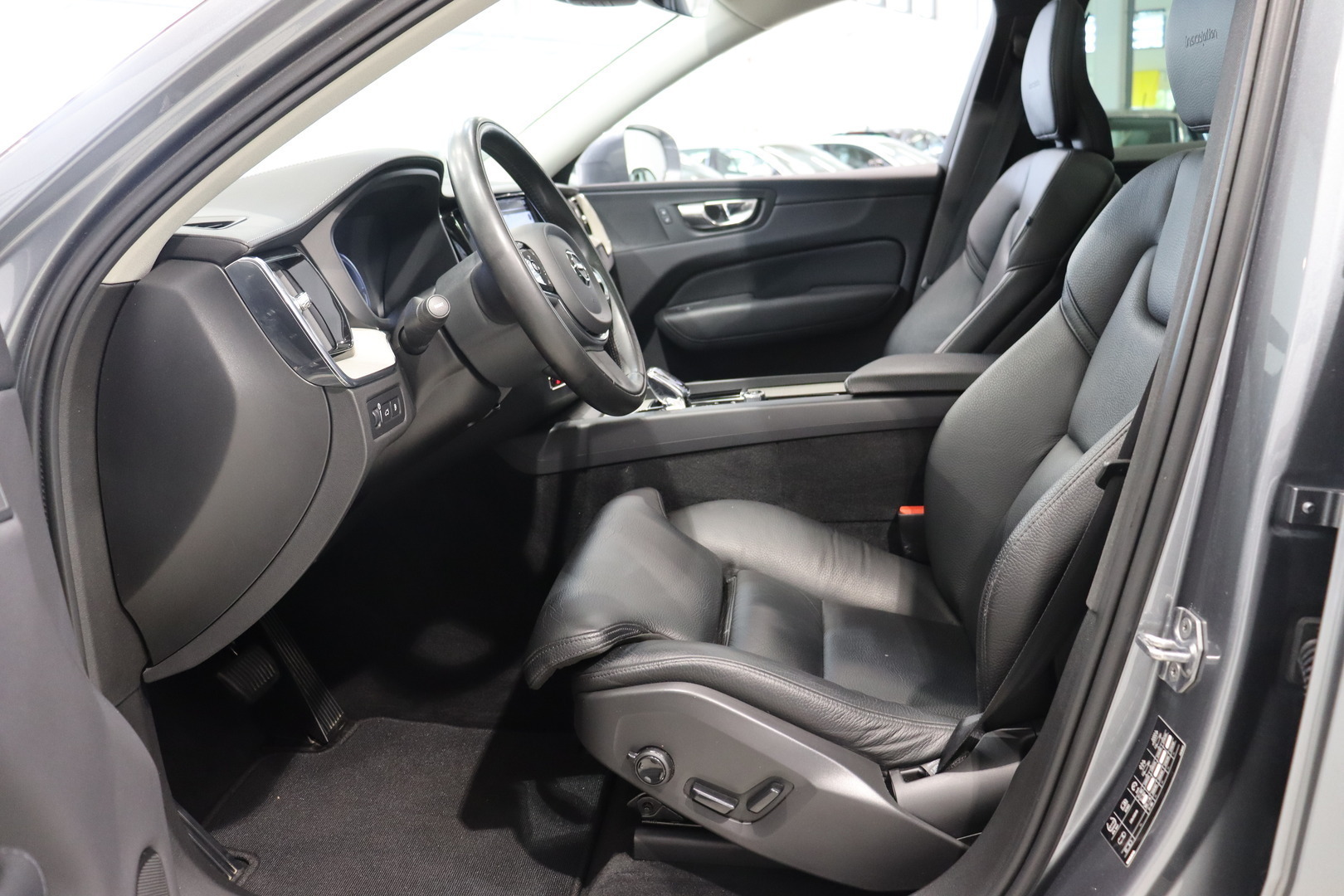 VOLVO XC60 2021