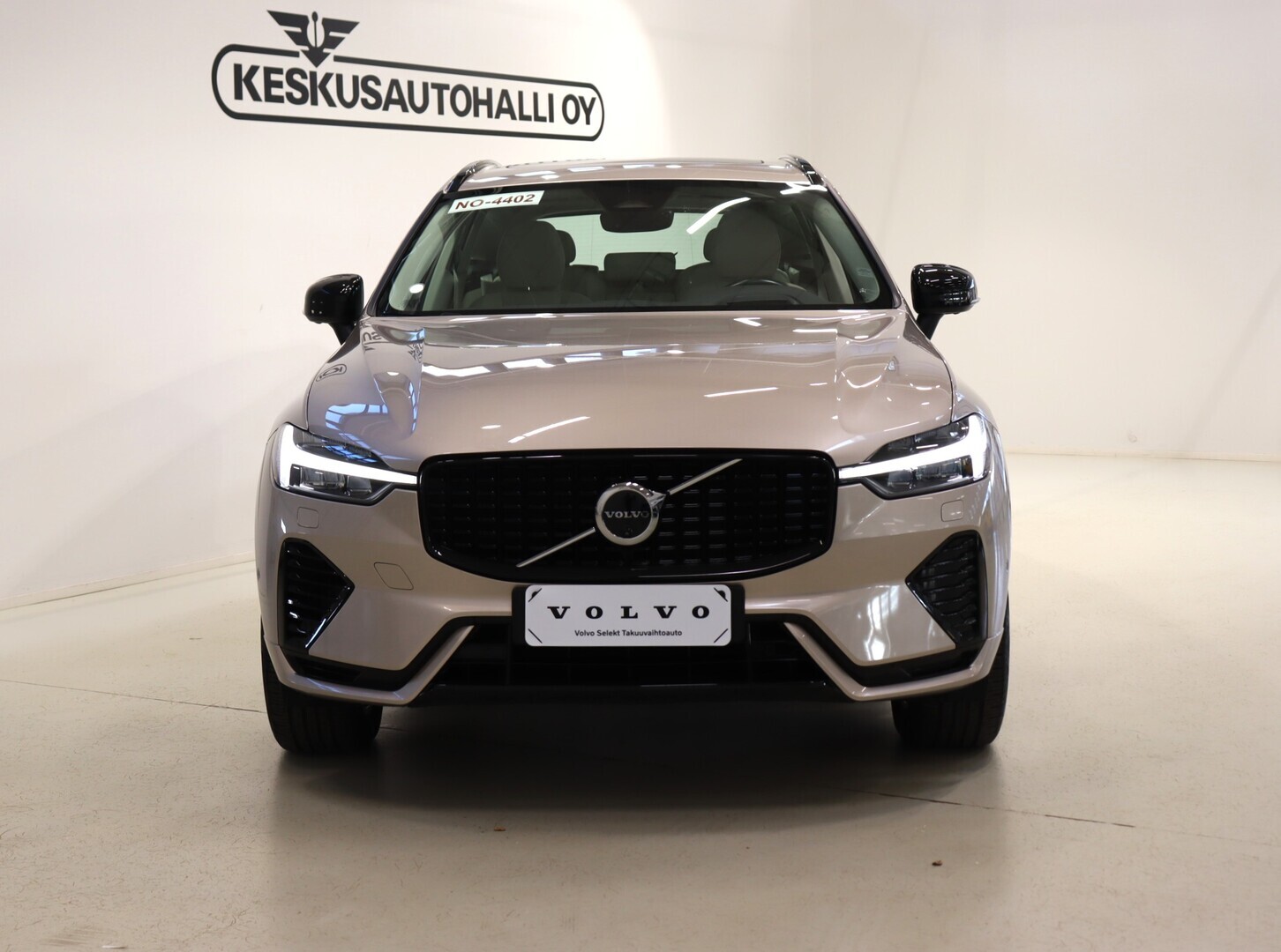VOLVO XC60 2025