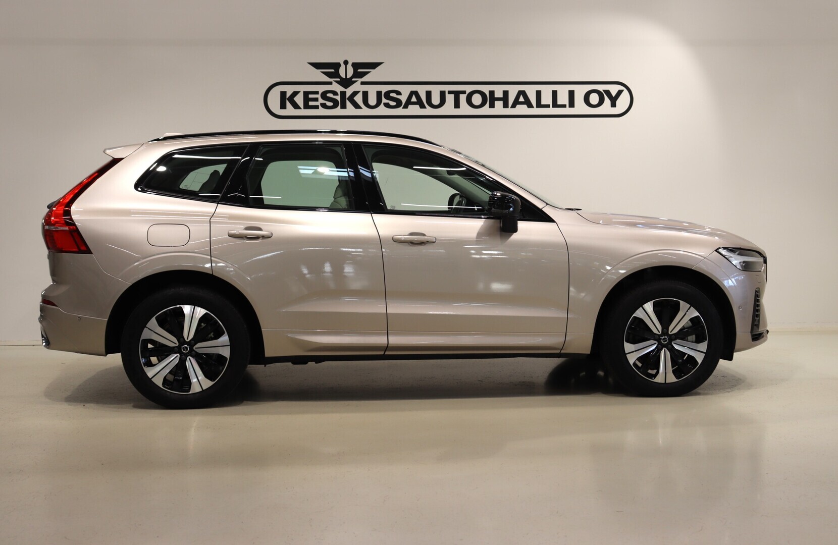 VOLVO XC60 2025