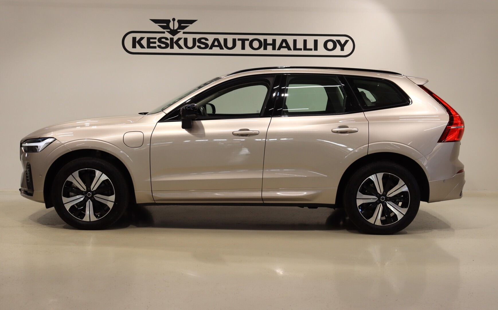 VOLVO XC60 2025