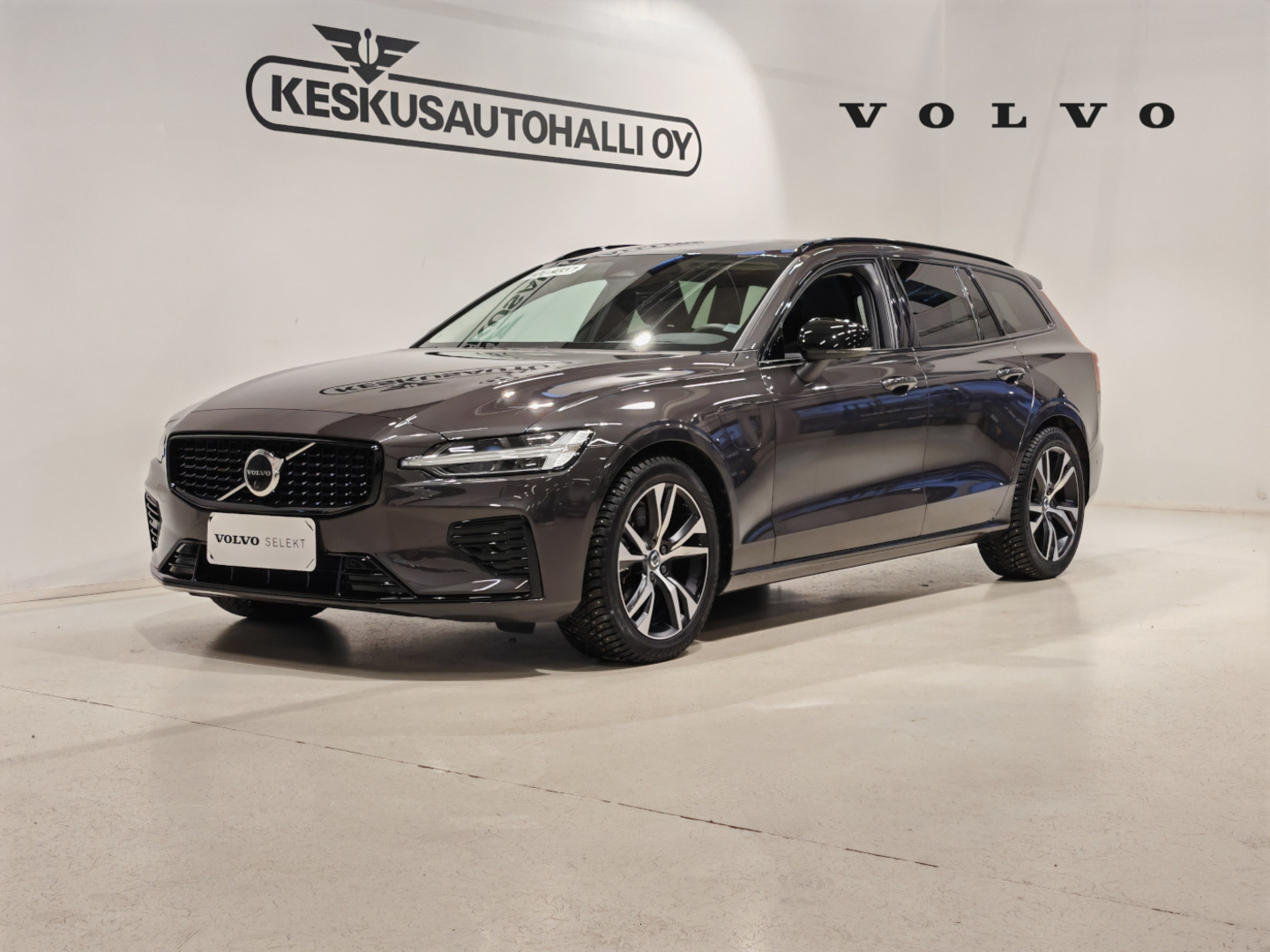 VOLVO V60 2025
