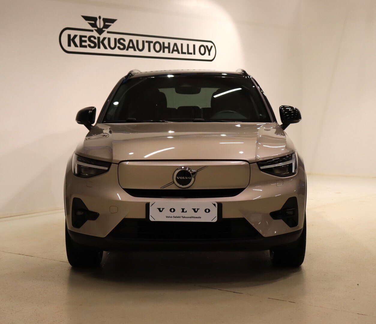 VOLVO XC40 2024