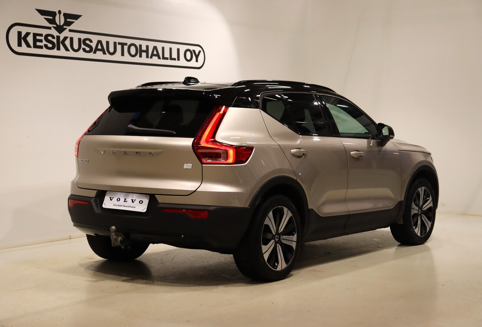 VOLVO XC40 2024