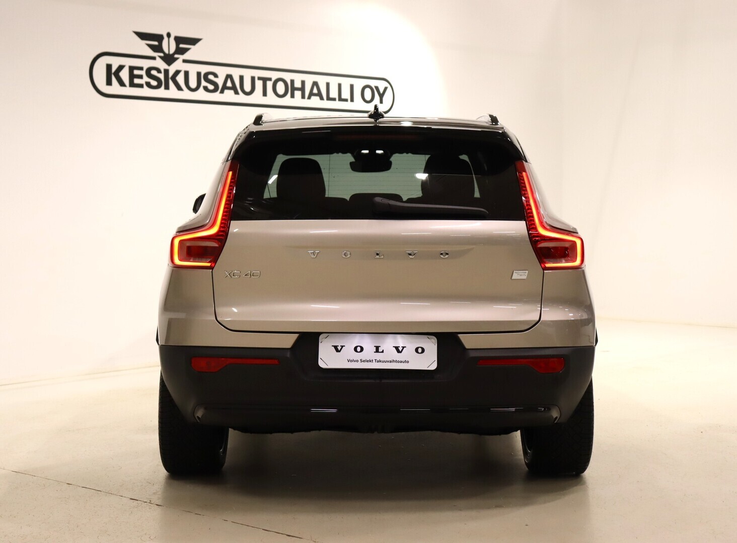VOLVO XC40 2024