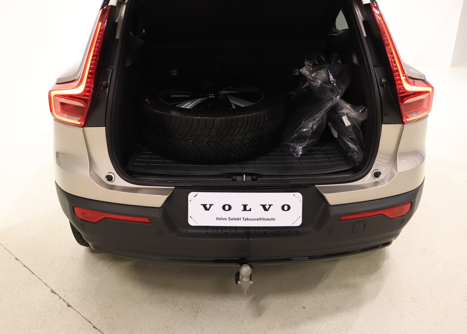 VOLVO XC40 2024
