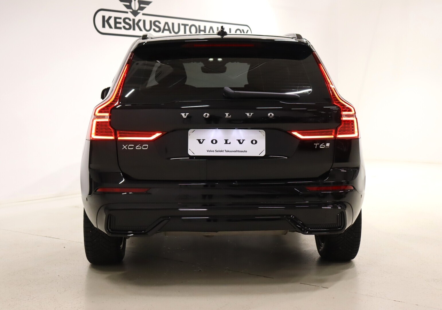 VOLVO XC60 2025