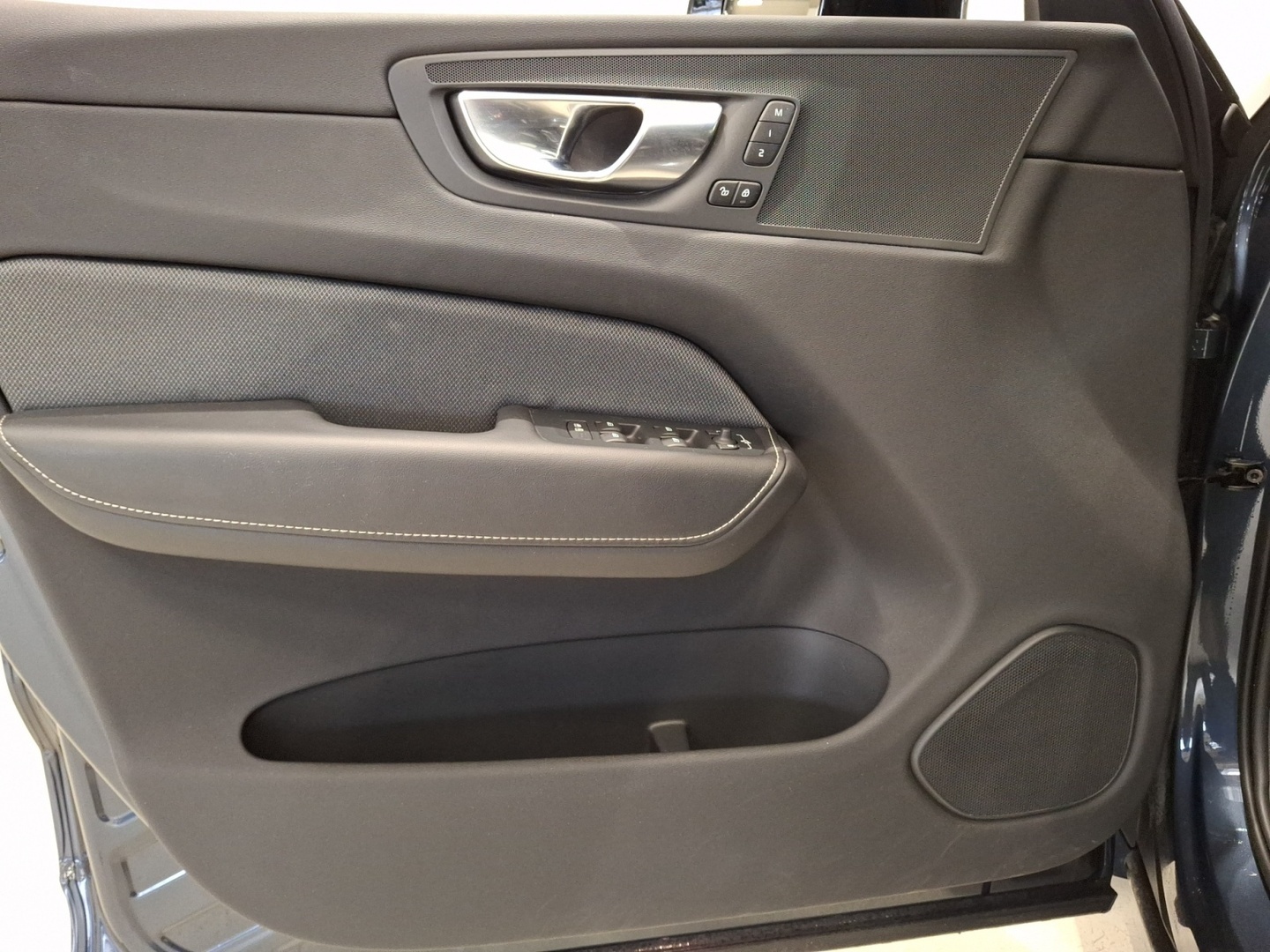 VOLVO XC60 2025