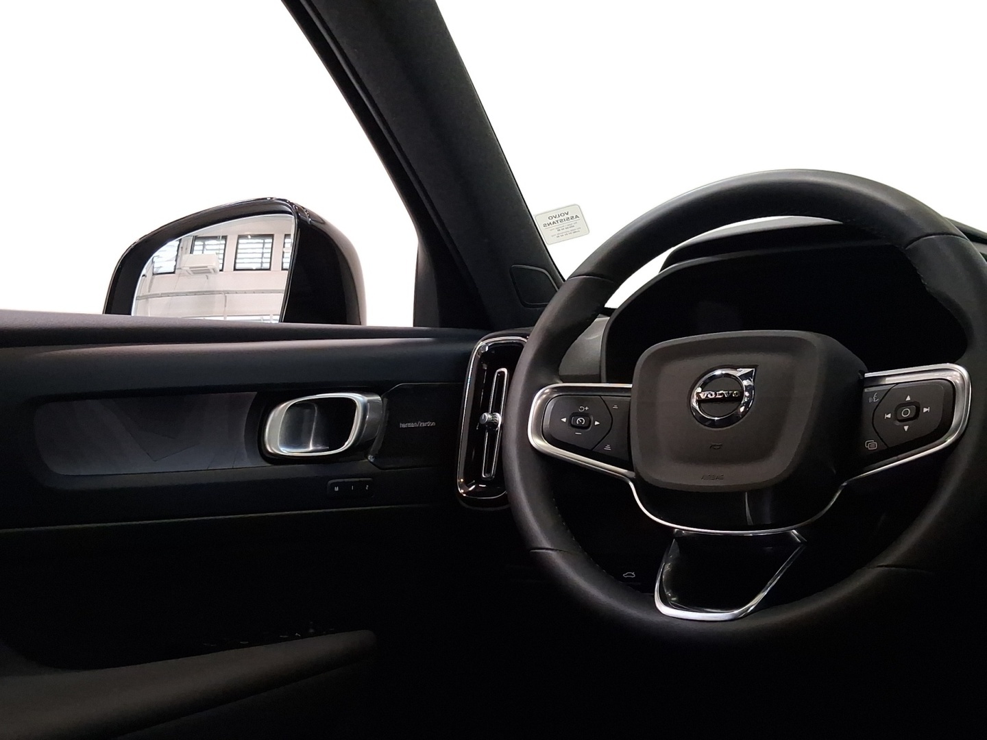 VOLVO EX40 2025