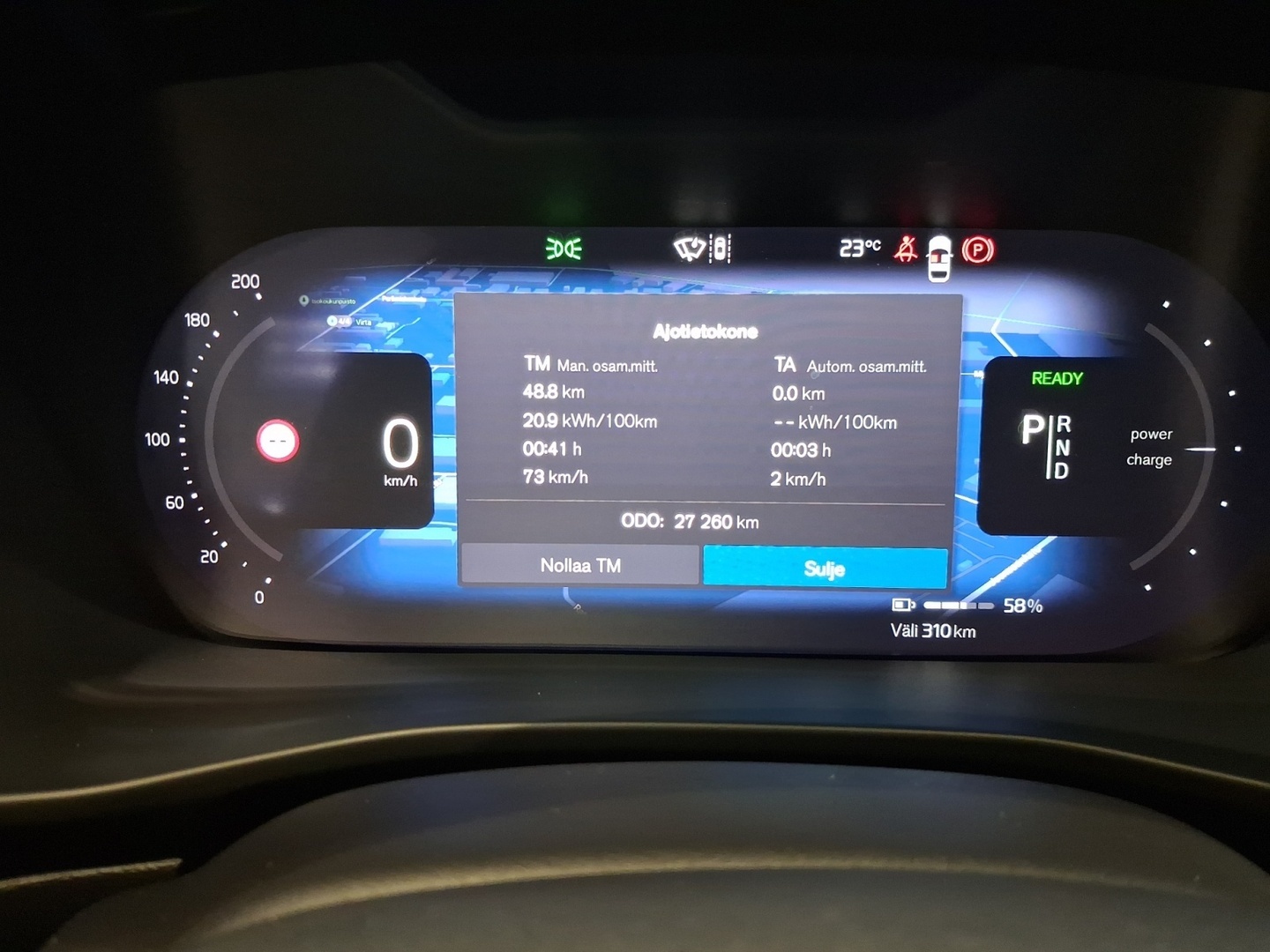 VOLVO EX40 2025