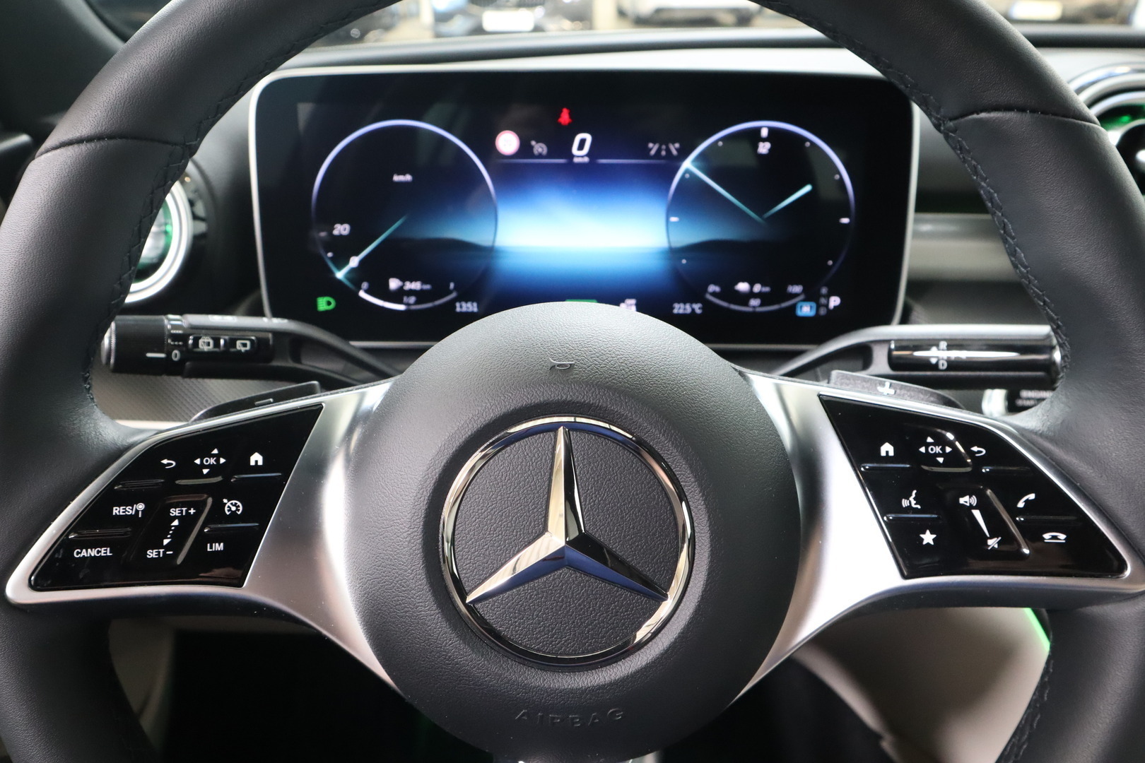 MERCEDES-BENZ C 2023