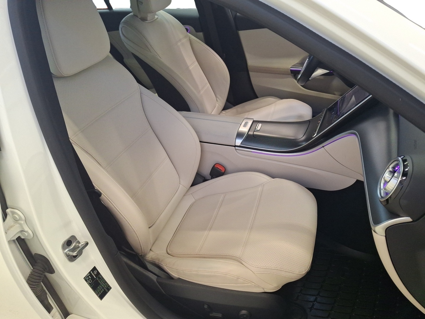 MERCEDES-BENZ C 2023
